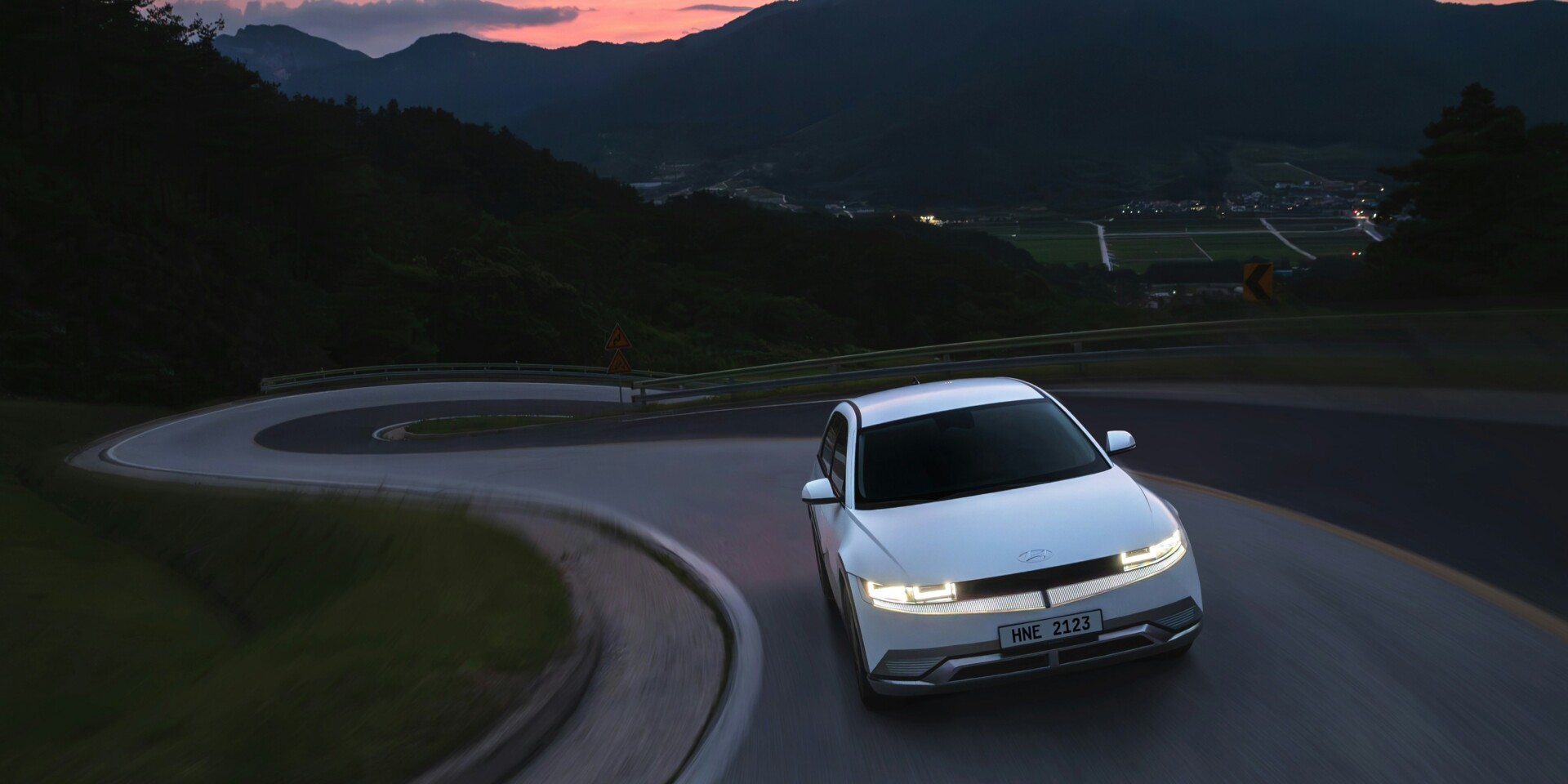 2025 EV Trends: Sales, Tech &amp; Infrastructure