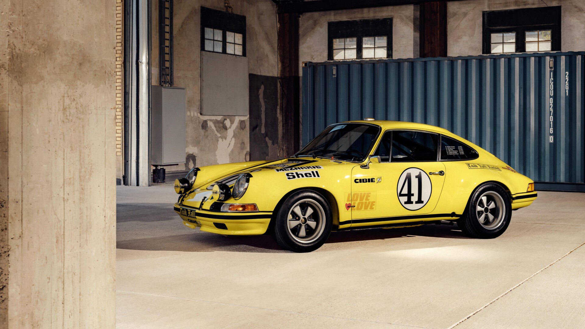 Porsche 911 S/T: Retro Soul Meets Modern Power
