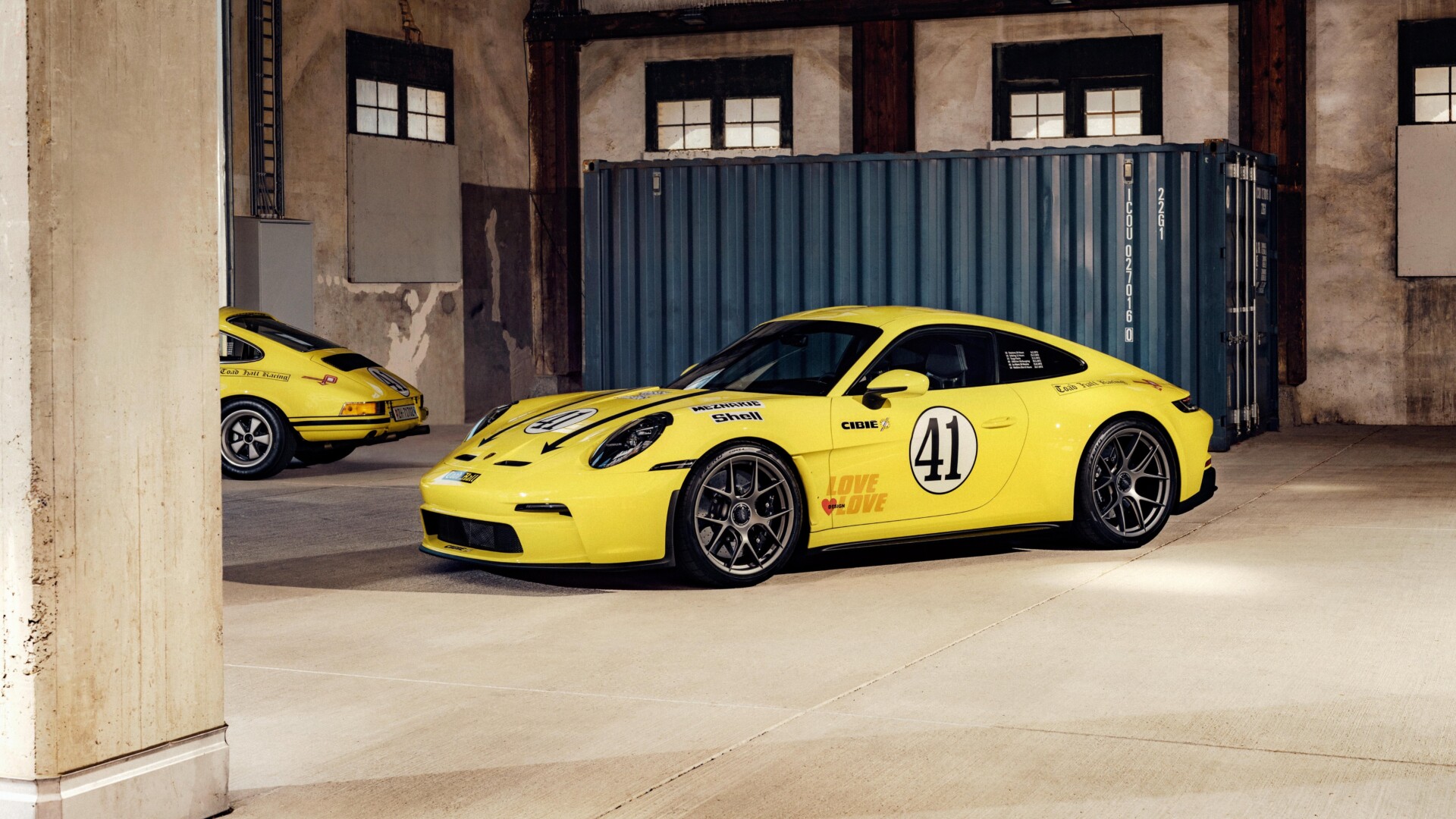 Porsche 911 S/T: Retro Soul Meets Modern Power