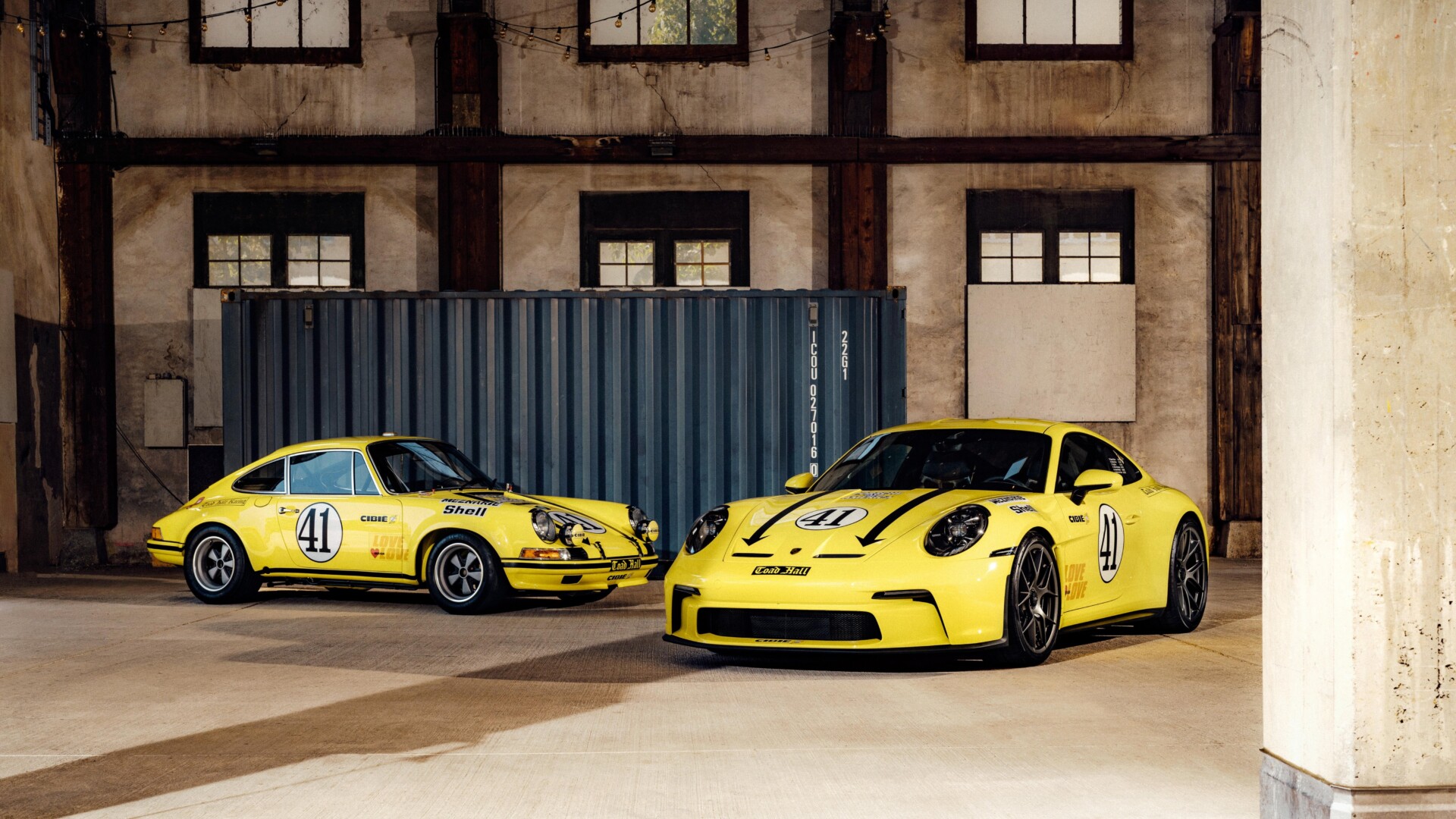 Porsche 911 S/T: Retro Soul Meets Modern Power