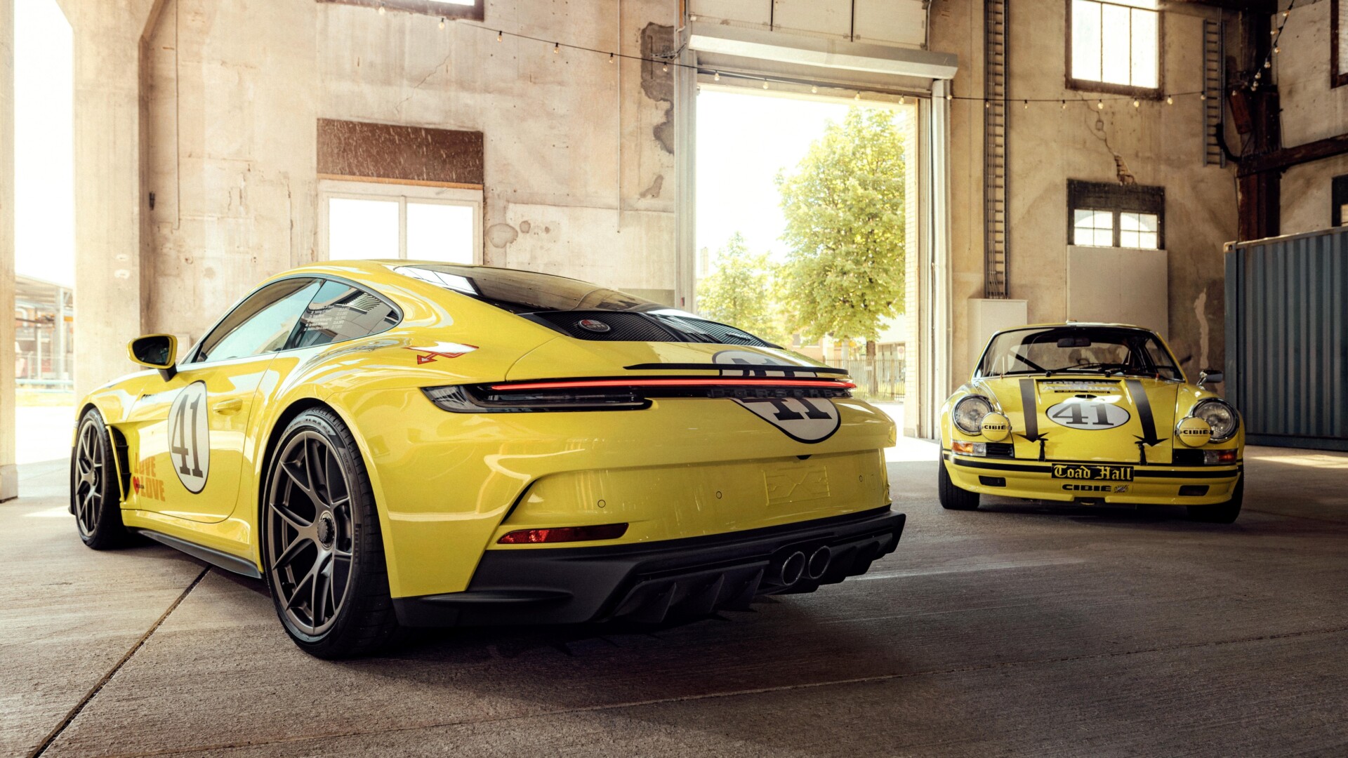 Porsche 911 S/T: Retro Soul Meets Modern Power