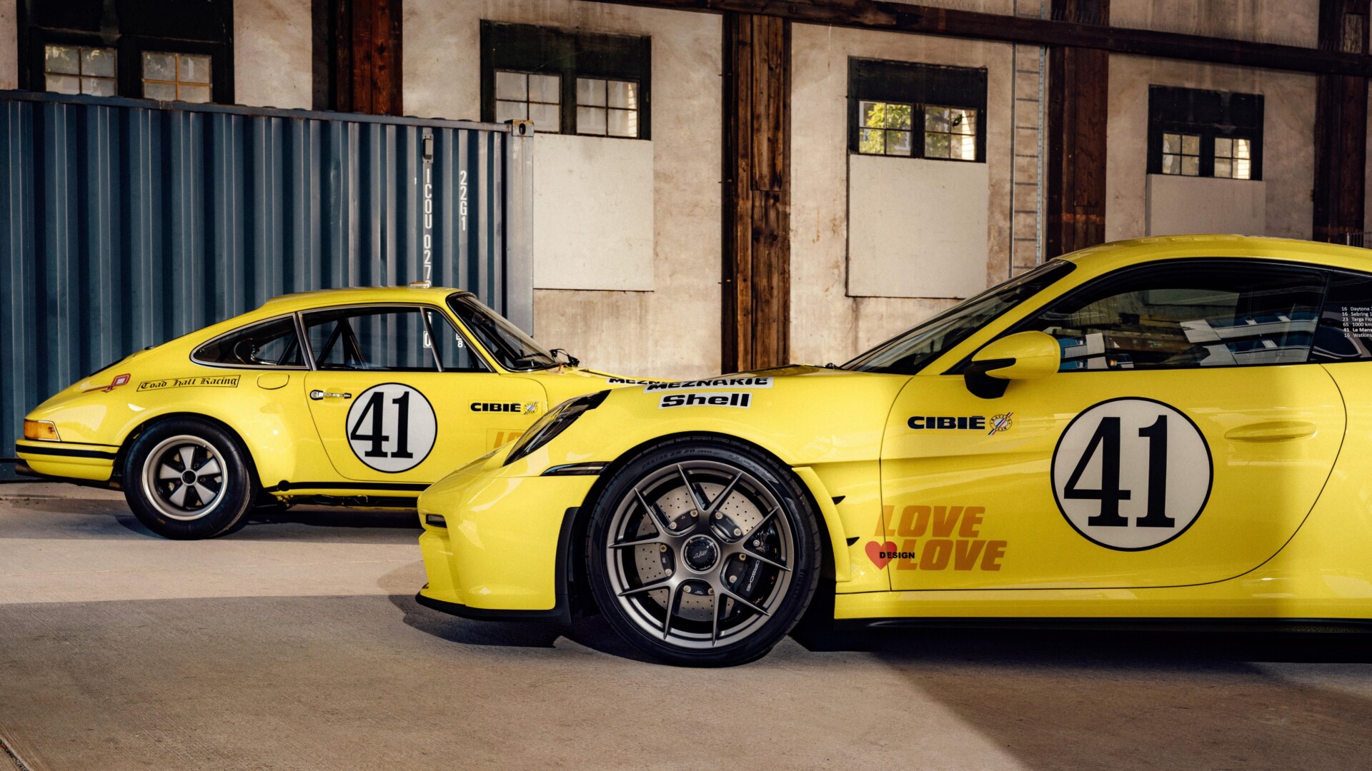 Porsche 911 S/T: Retro Soul Meets Modern Power
