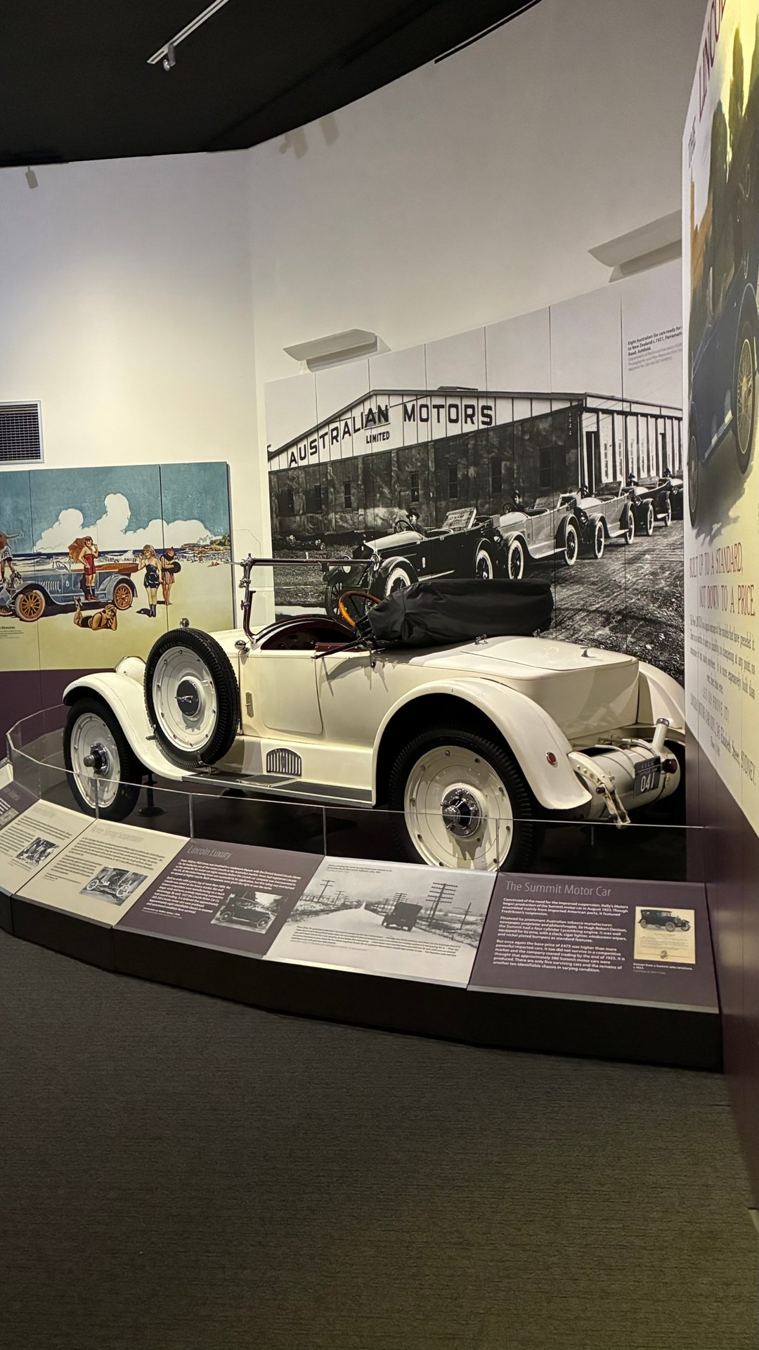 National Motor Museum, Birdwood. Part 3 of 18.

1965 Vice-Regal Rolls-Royce Phantom V
1935 Hudson Eight 'The McIntyre Sp