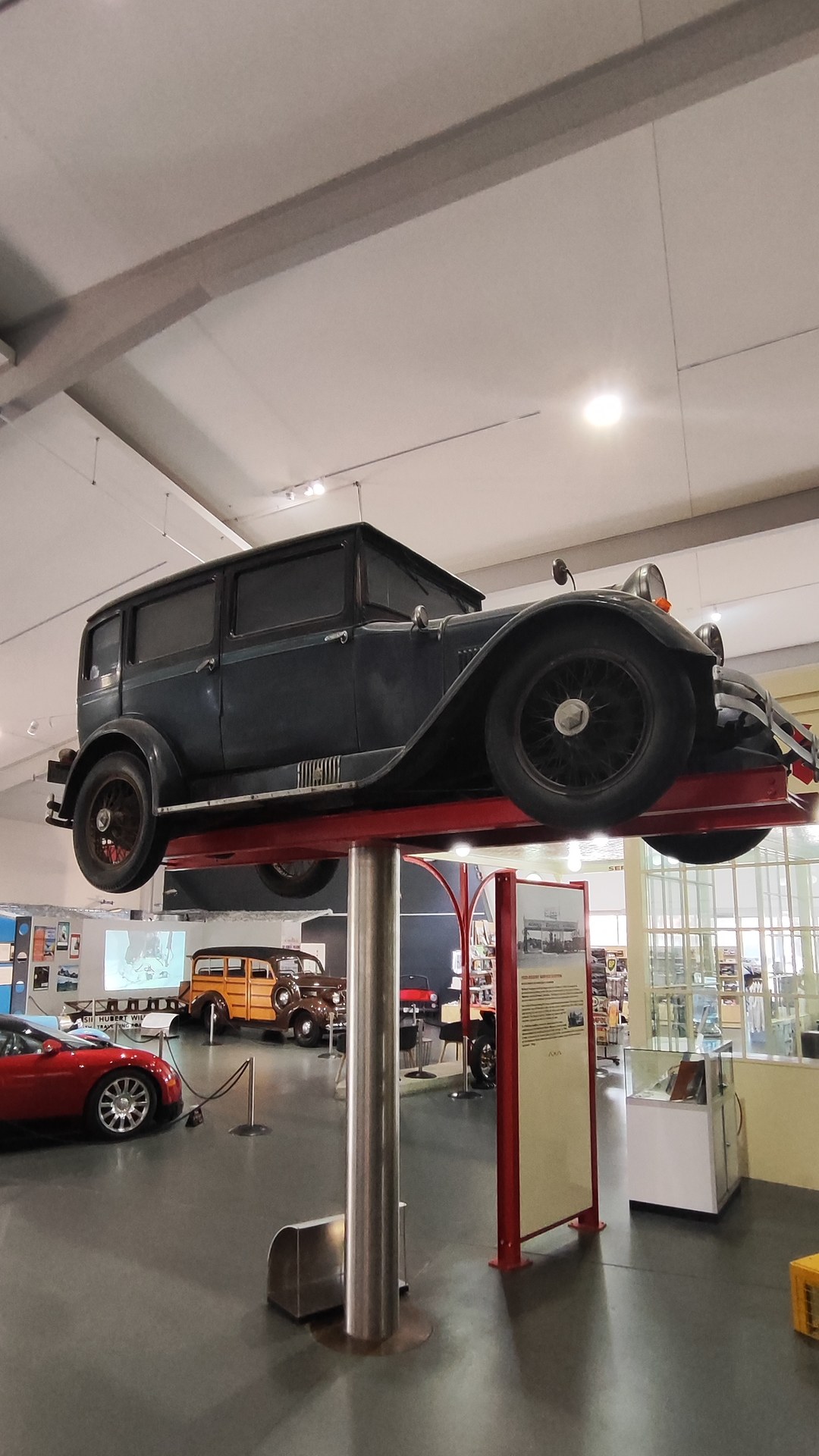 National Motor Museum, Birdwood. Part 2 of 18.

1965 Volvo P 1800 S
1976 Holden HQ Sandman
1924 Rolls-Royce Silver Ghost