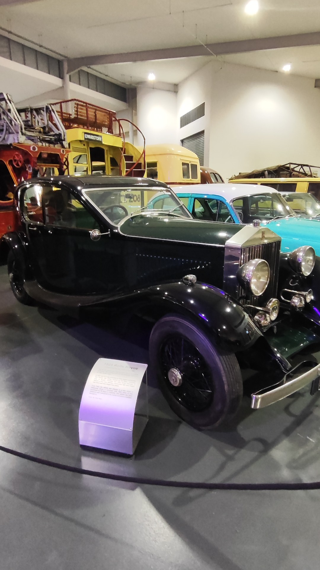 National Motor Museum, Birdwood. Part 5 of 18.

1925 Rolls Royce
1916 Dodge Tourer - Servicing cars of all makes
Holden 