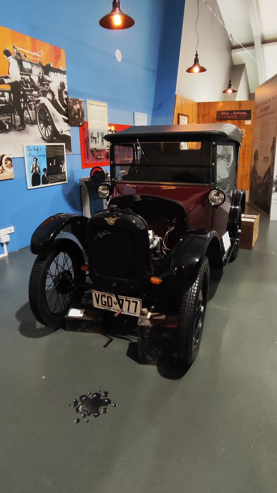 National Motor Museum, Birdwood. Part 7 of 18.

2002 Holden SSX
1983 Mitsubishi Magna GLX Sedan Prototype
Baby Austin
19