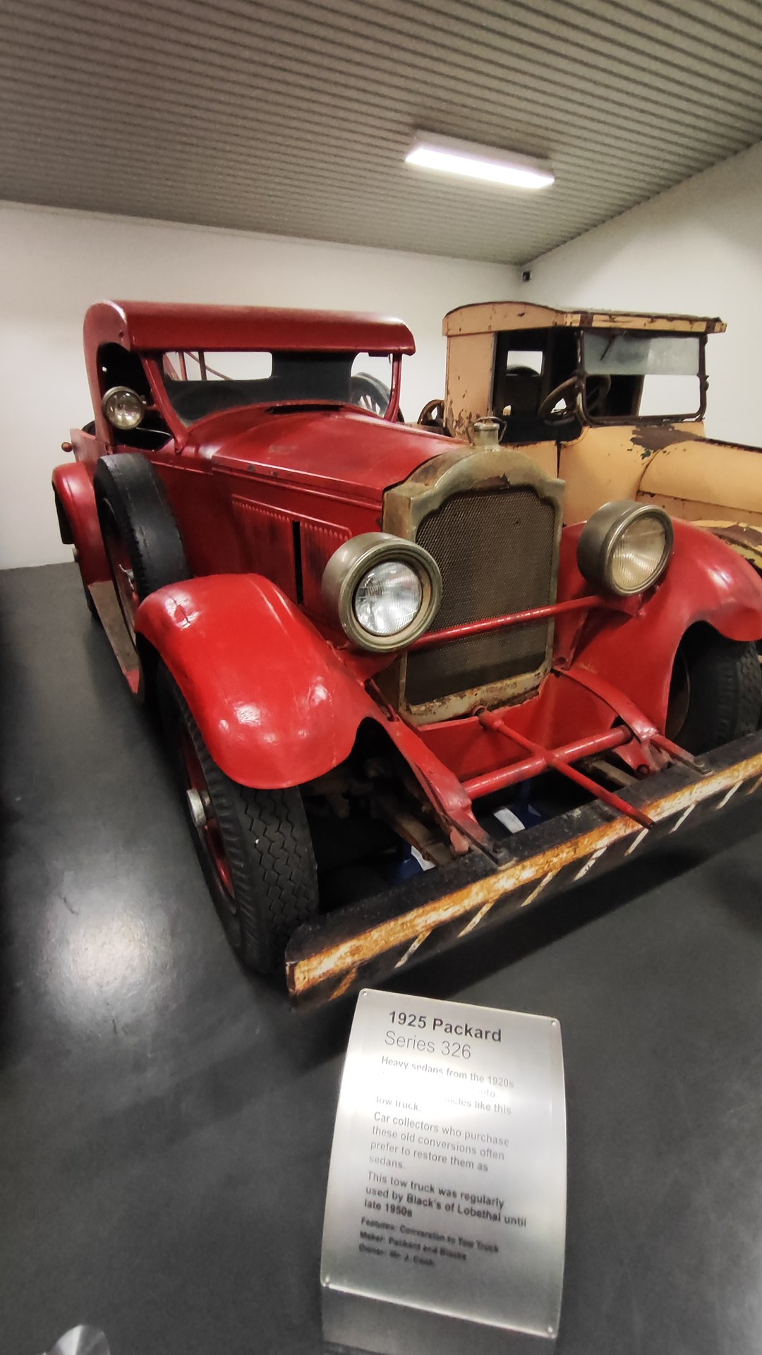 National Motor Museum, Birdwood. Part 12 of 18.

International Harvester C-30
1926 Garford double decker motorbus
1928 C