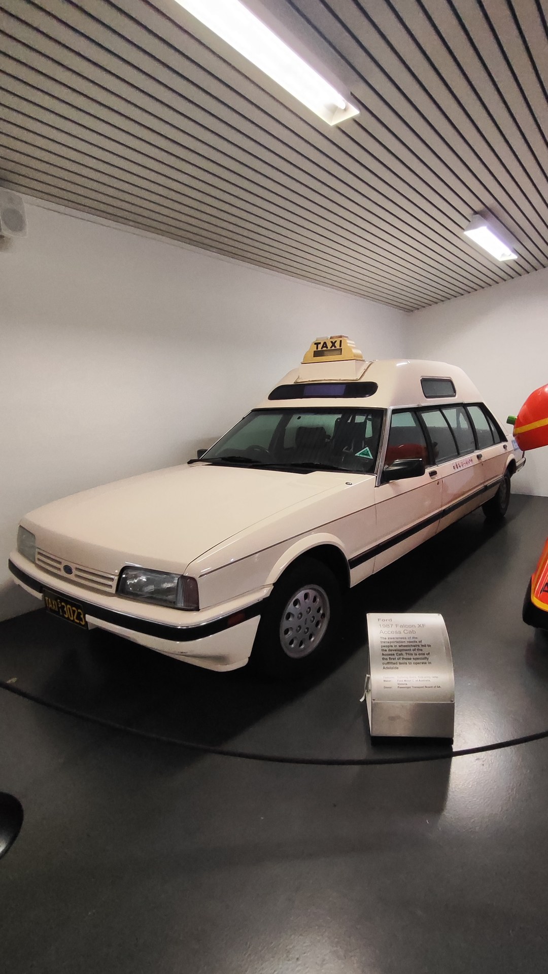 National Motor Museum, Birdwood. Part 14 of 18.

Ford Falcon XF Access Cab
Volvo GL Sedan
1974 Leyland P76 Sedan
1985 Sa