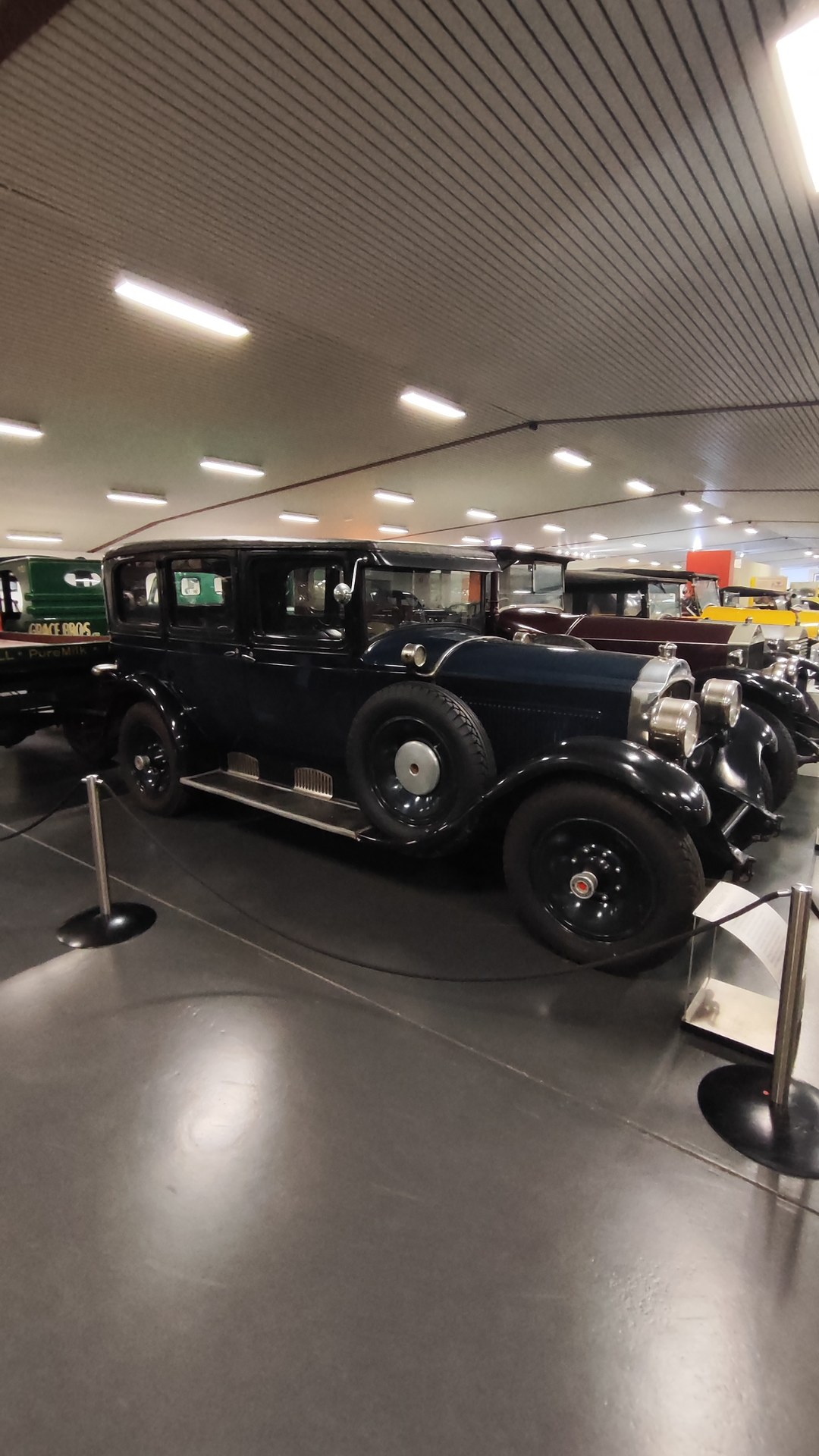 National Motor Museum, Birdwood. Part 9 of 18.

1964 TOYOTA TIARA RT20 SEDAN
1974 HONDA Civic
Land Rover Series III
1970