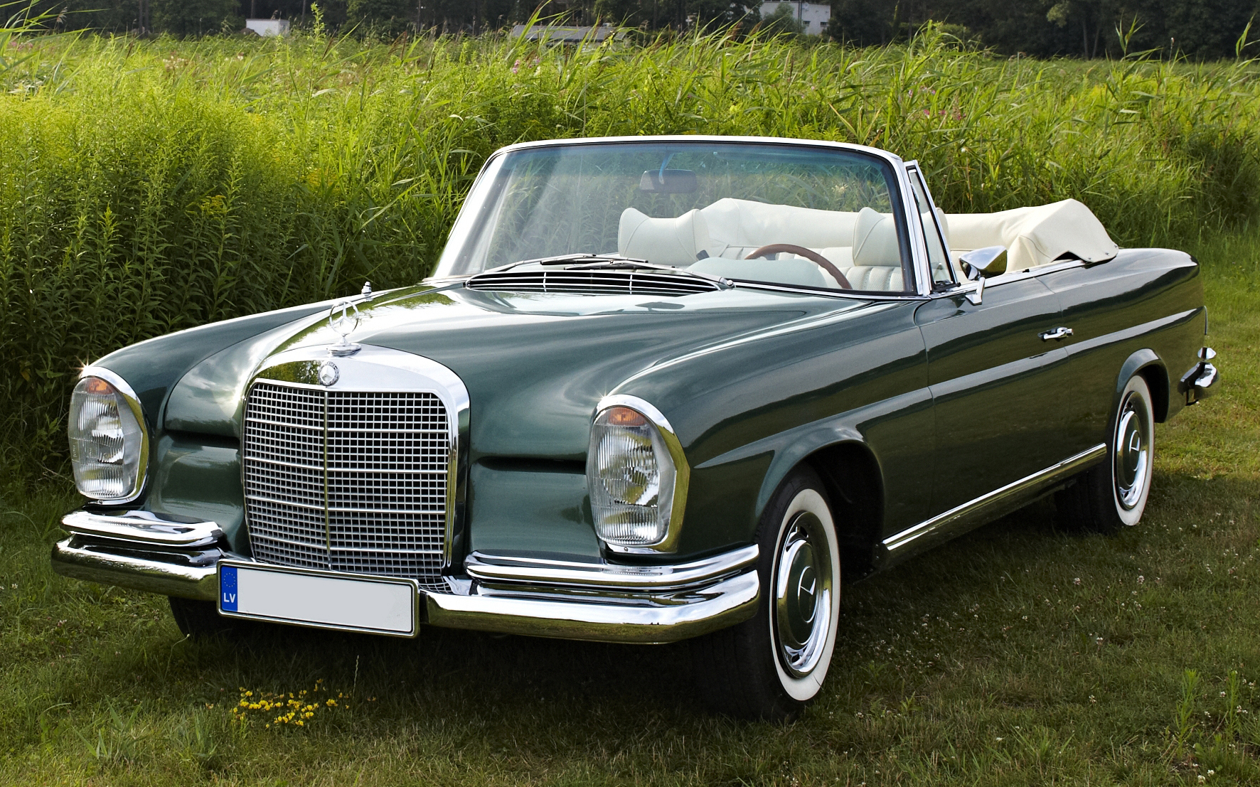 Mercedes-Benz 280SE