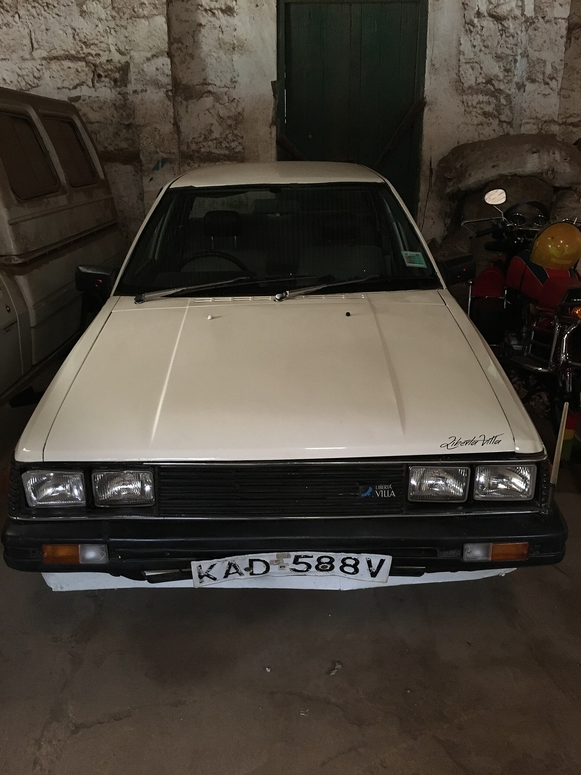 Nissan Liberta Villa N12
