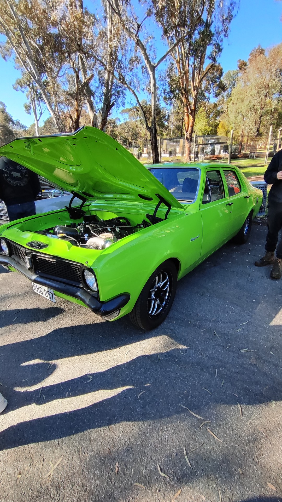 Adelaide Hills COFFEE RUN! Gumeracha, part 5 of 38.

Holden Kingswood HG · RHG057
Holden HK · SIXT8HK
