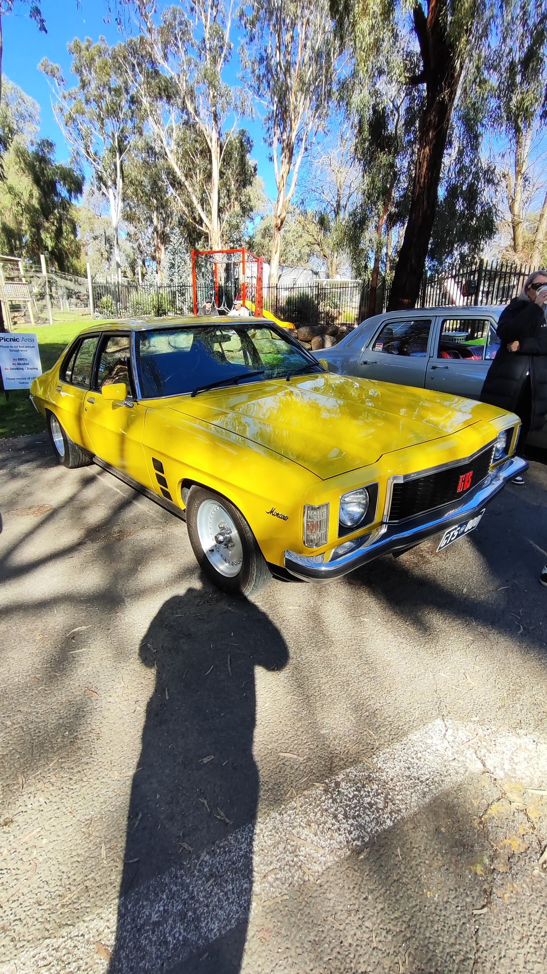 Adelaide Hills COFFEE RUN! Gumeracha, part 6 of 38.

Yellow Holden Monaro HQ · GTS800
Holden Commodore VL · VLBT1
Blue F