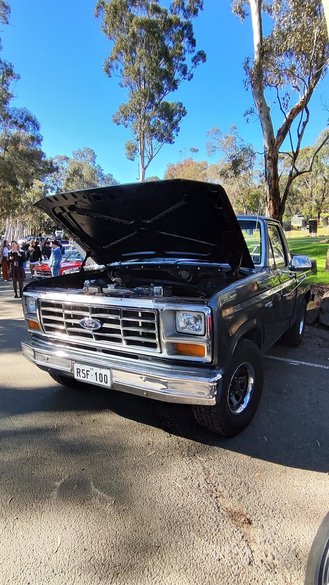 Adelaide Hills COFFEE RUN! Gumeracha, part 7 of 38.
Red Ford Mustang S550 #1 · XB806E
Ford F100 · RSF100
Maroon Holden