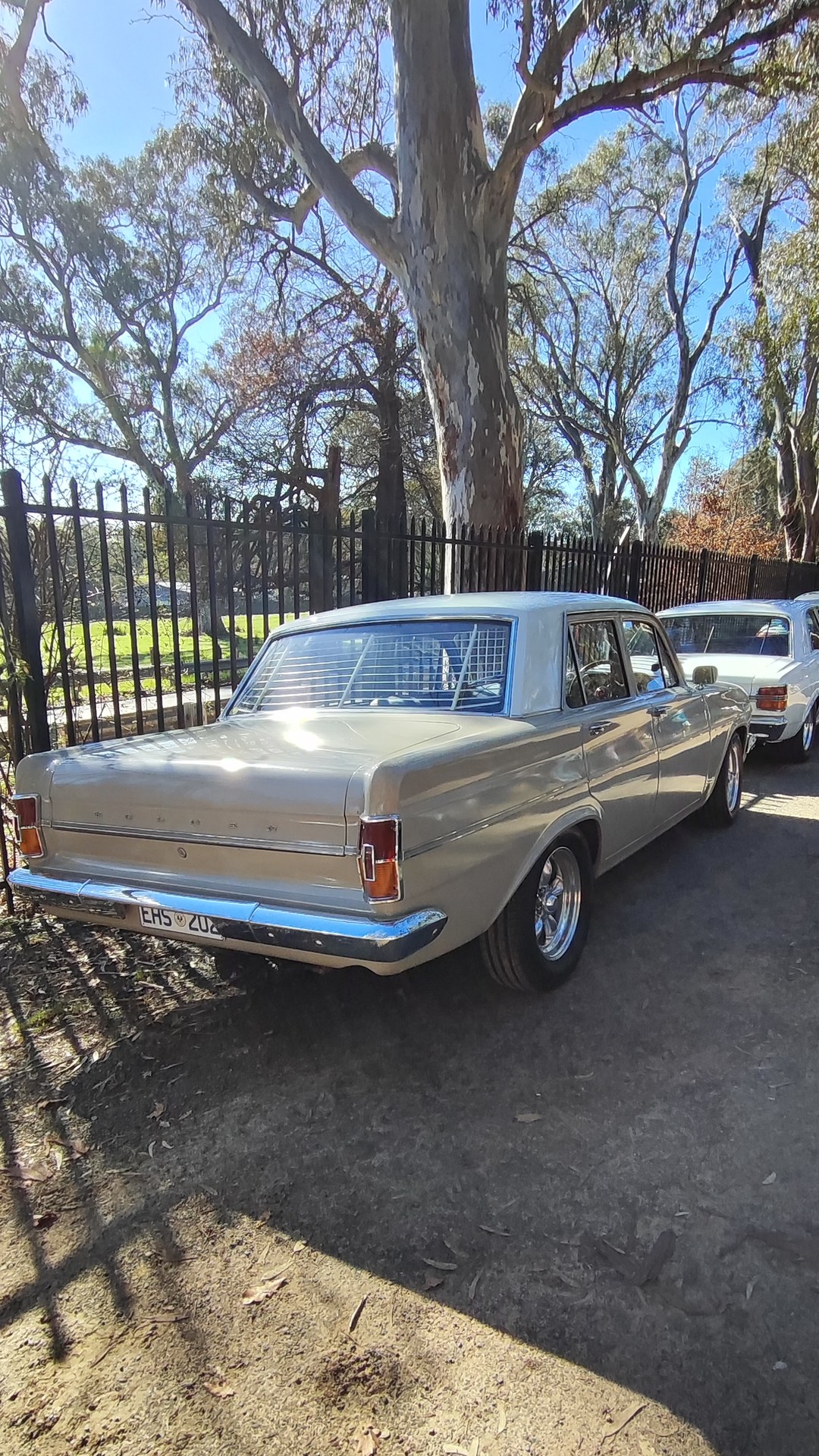 Adelaide Hills COFFEE RUN! Gumeracha, part 21 of 38.

Skoda Octavia · S479DIS
Red Ford Mustang 1st Gen · 69COUPE
Holden 