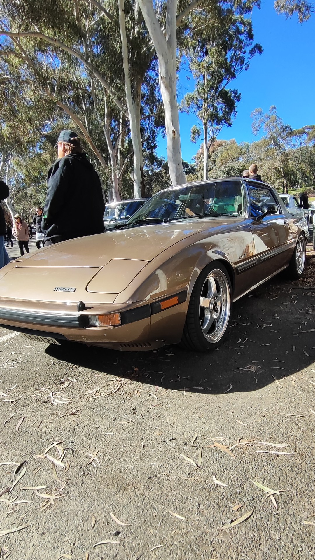 Adelaide Hills COFFEE RUN! Gumeracha, part 31 of 38.

White Ford Mustang 1st Gen #2 · S669AJN
Bronze Mazda RX7 · AA812A