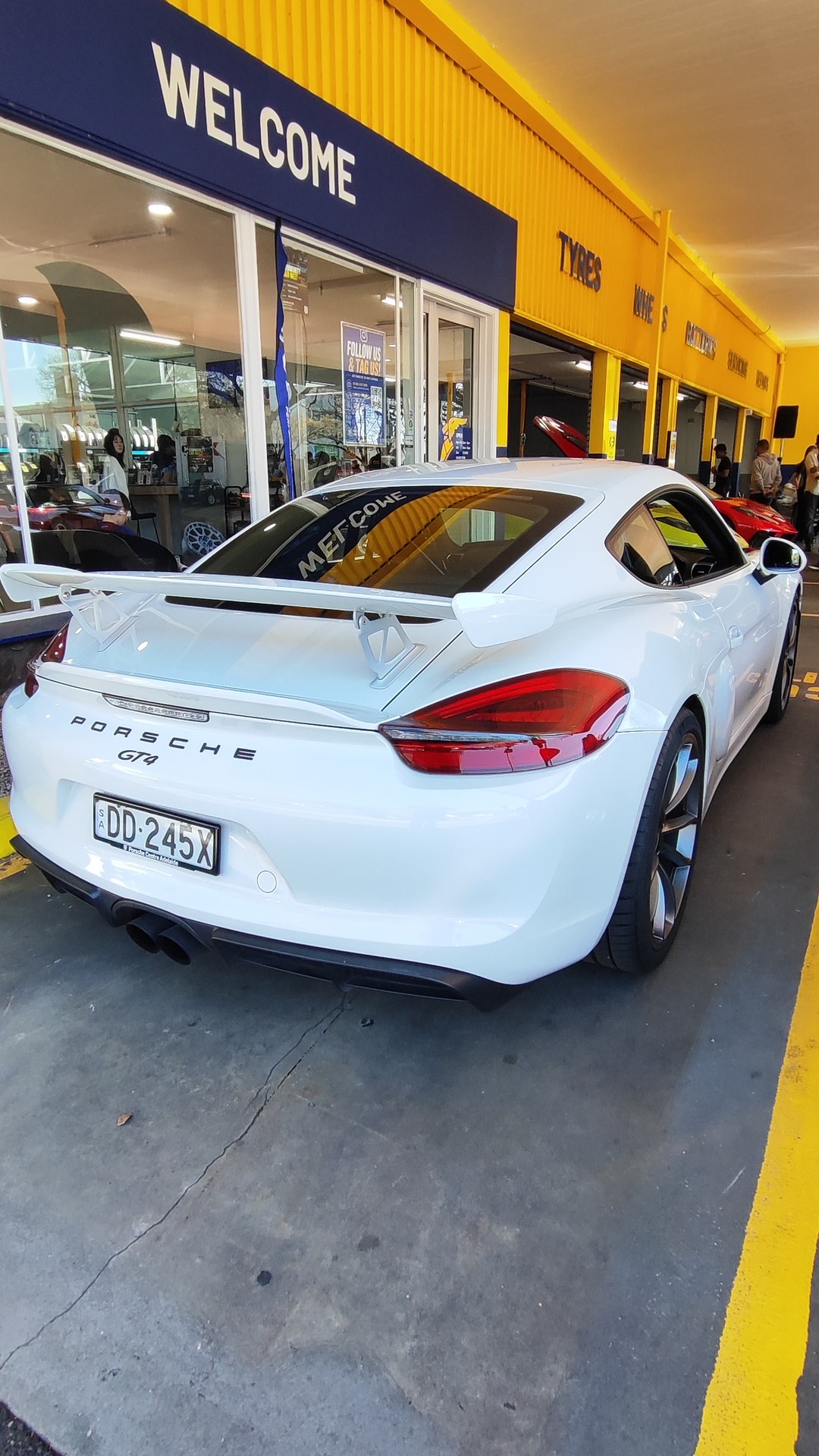 Community Car Meet, part 3 of 6.

Porsche Cayman GT4 · DD245X
Chevrolet Corvette · USDM