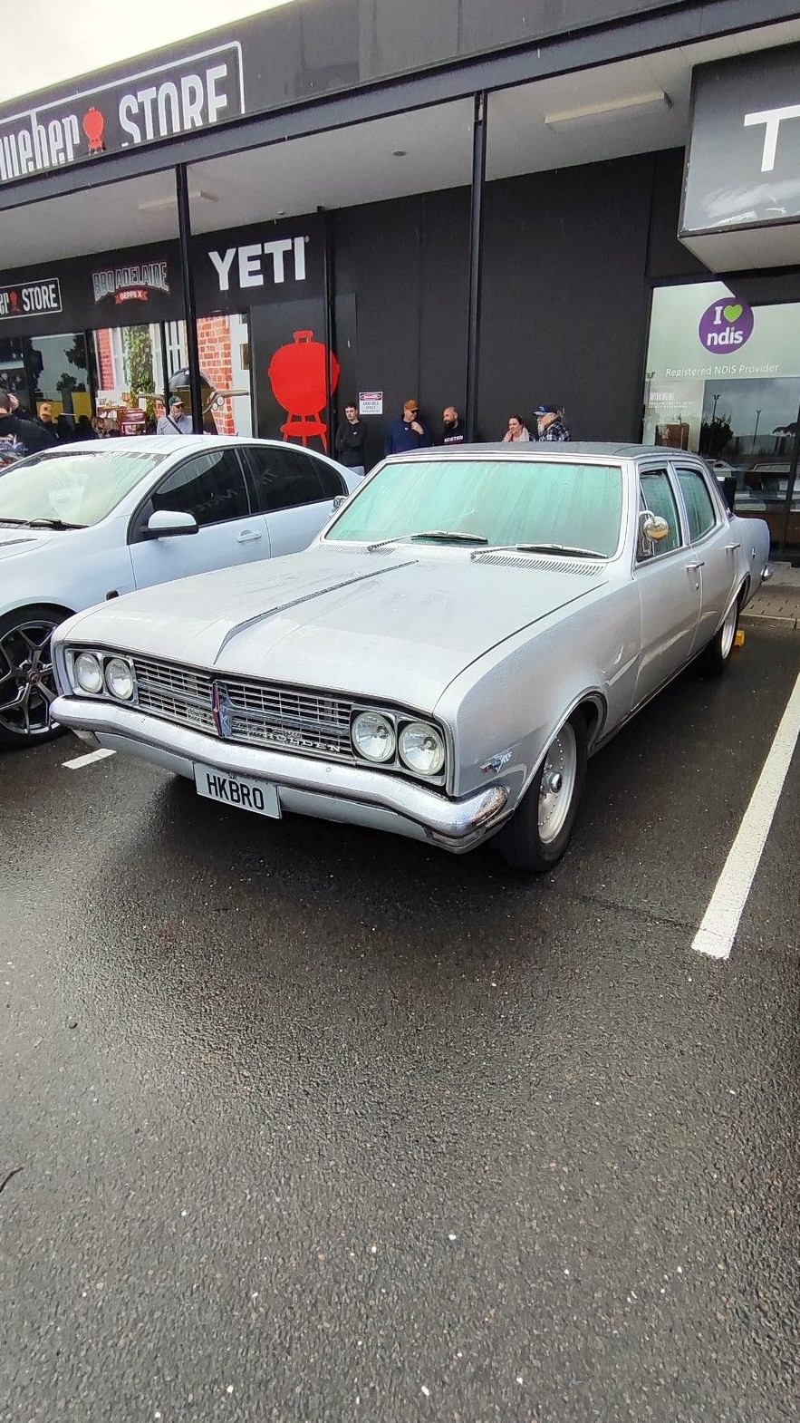 Holden Kingswood HX · HKBRO