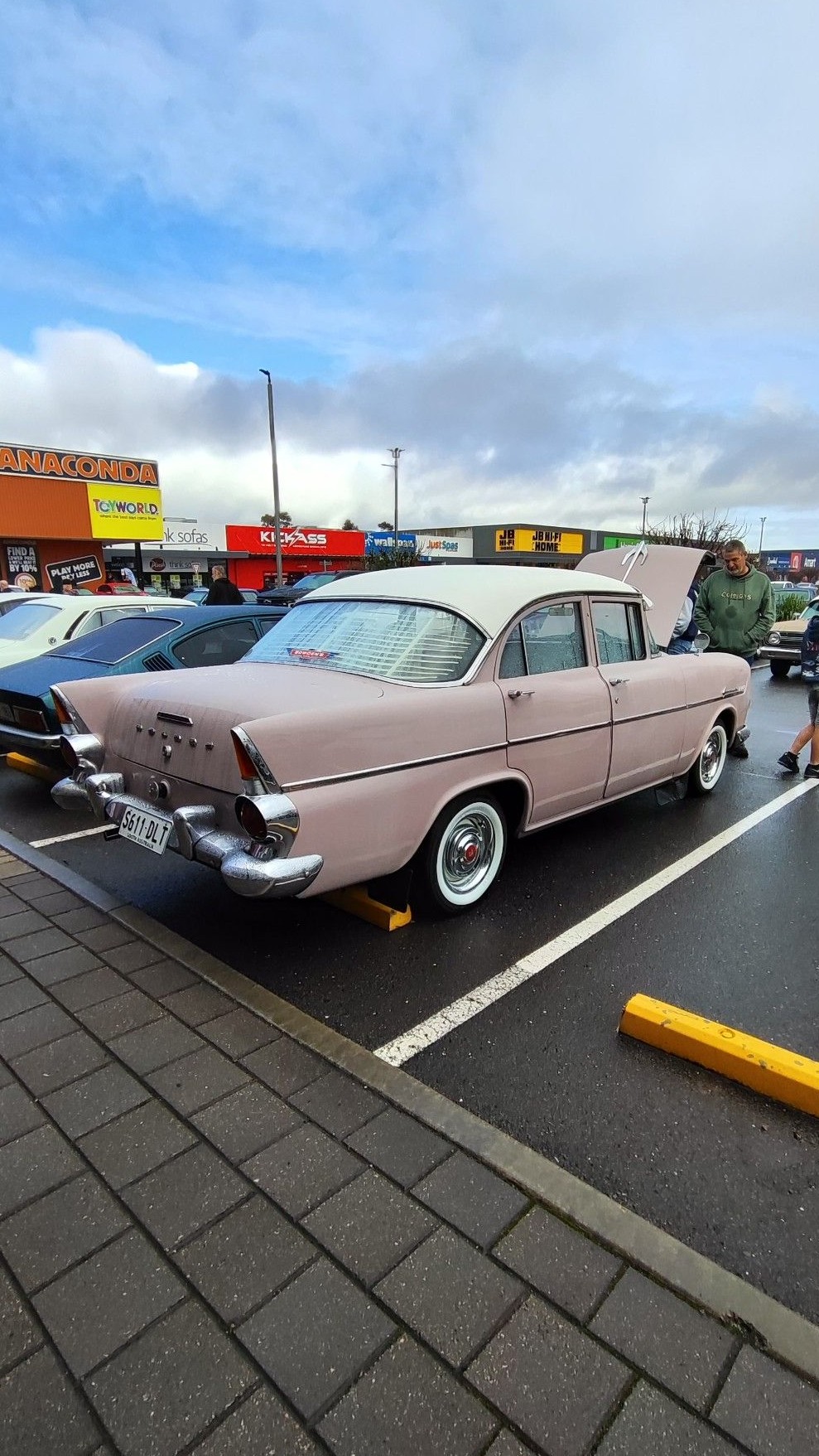 Holden Special EH · S611DLT