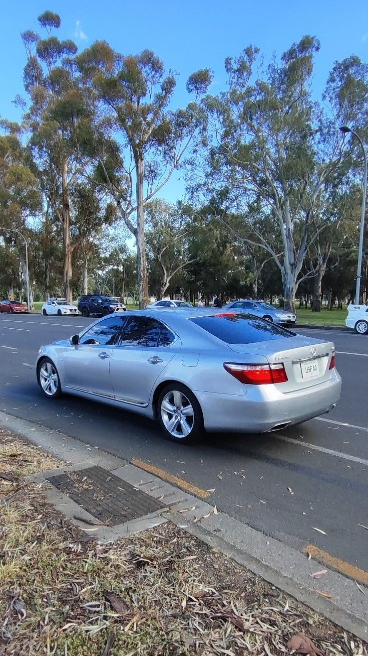 Lexus LS XF40 · USF40