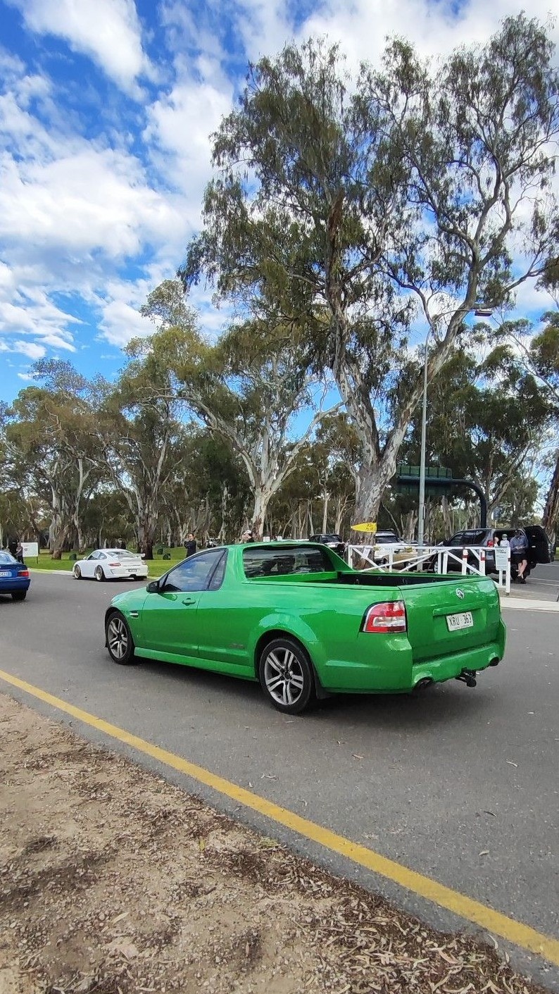 Holden Commodore VE SS · XRU363
