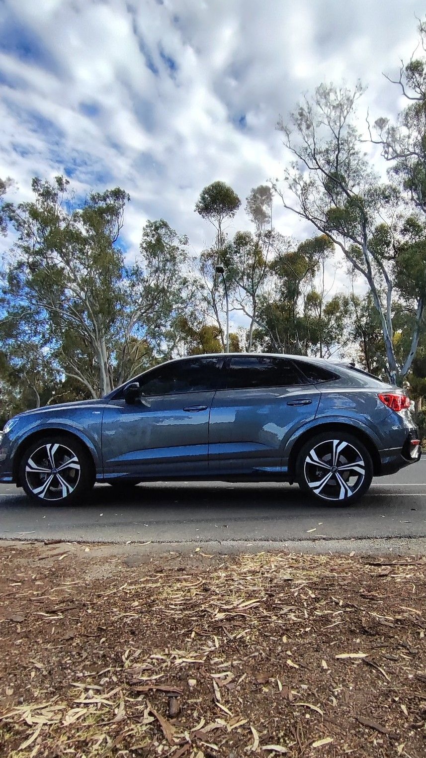 Audi Q3 Sportback F3 (230 l.c.) gasoline,