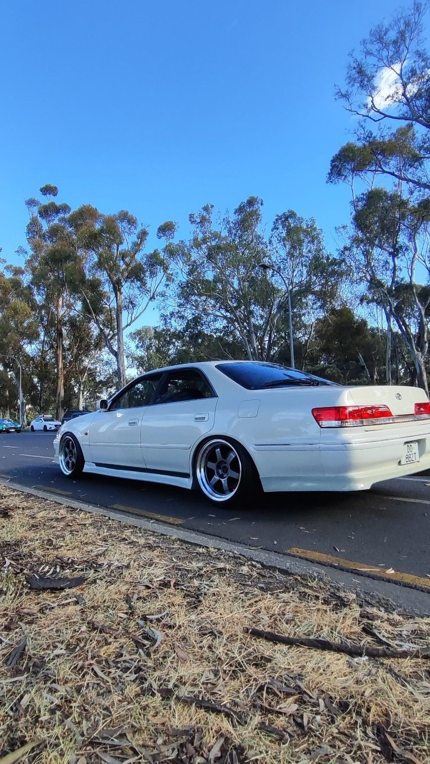 Toyota Mark II X100 Qualis