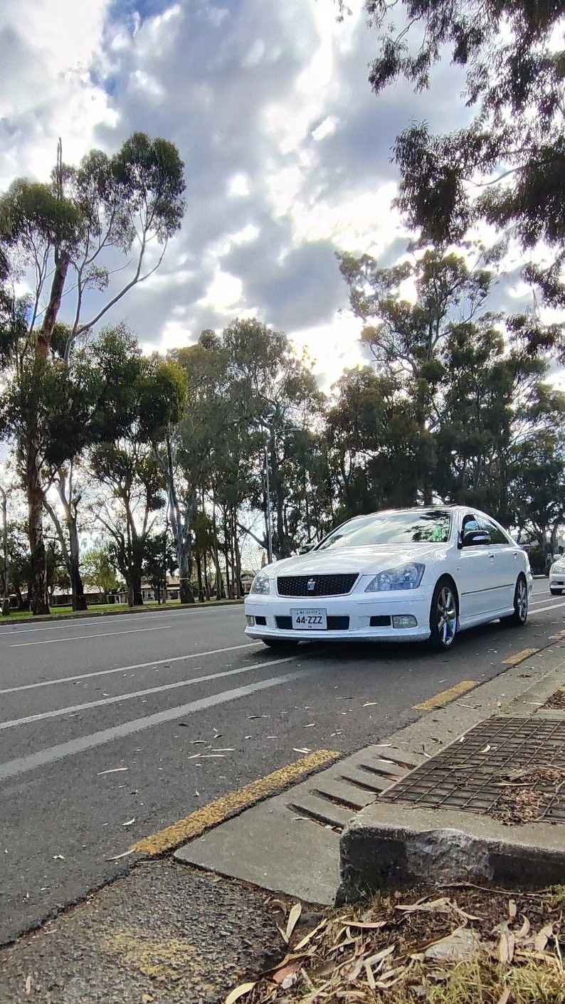 Toyota Crown S180 Royal · 44ZZZ