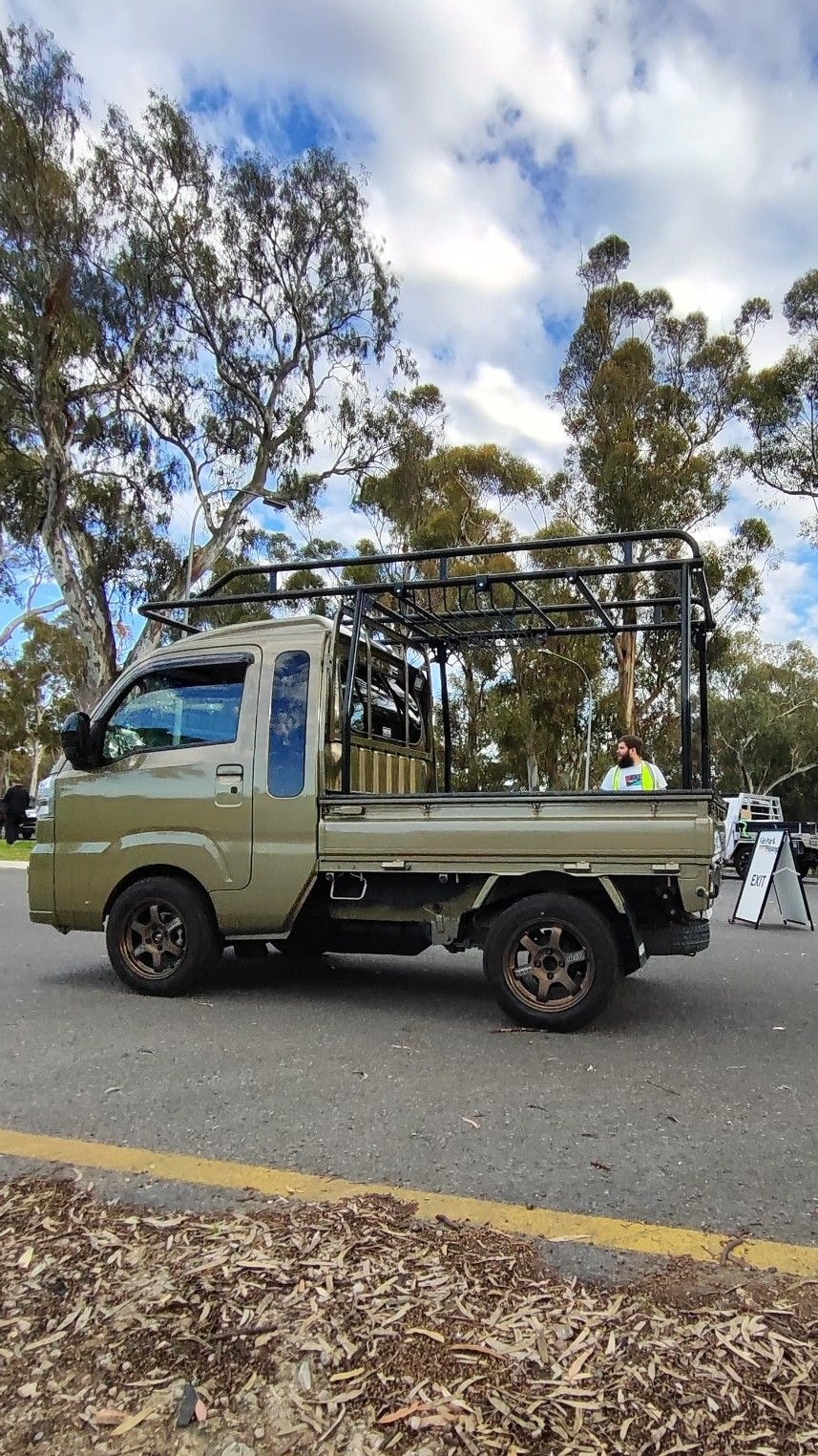 Suzuki Carry DA16T