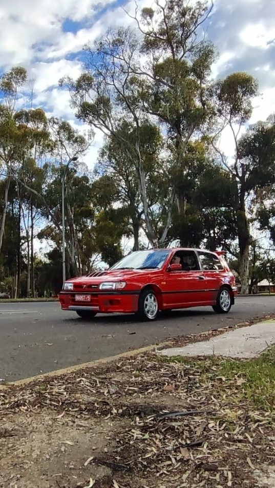 Nissan Pulsar N14 GTI