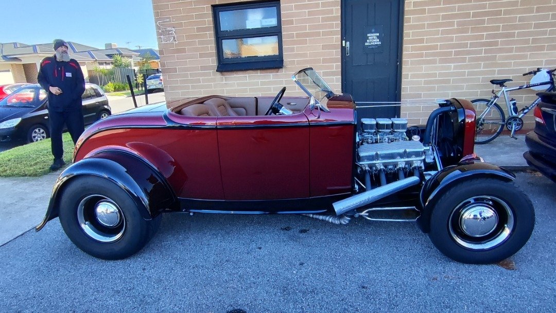 I don't know much about #hotrods but this was pretty cool. @Westside Cars, Coffee & Hangs Hendon#events/westside-cars-co