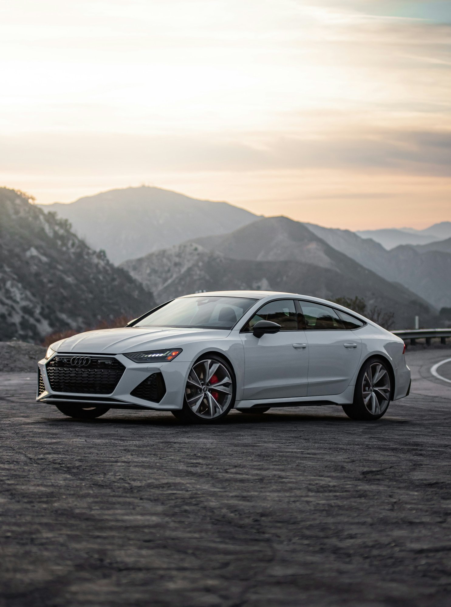 To save fuel while cruising, its twin-turbo V8 features a cylinder-on-demand (COD) system that seamlessly deactivates cy