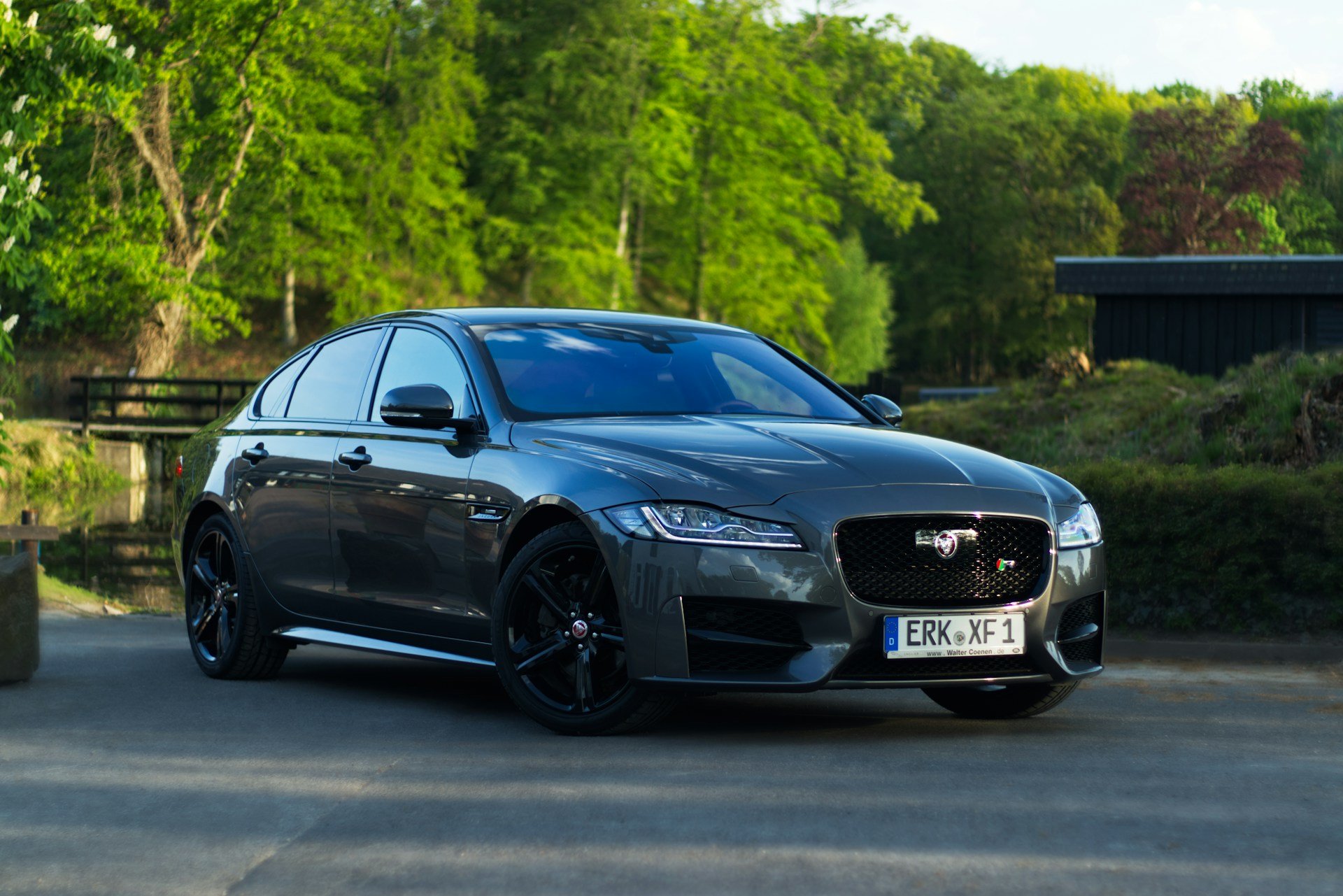 Jaguar engineers obsessed over weight distribution for the X260. By pushing the front wheels forward and placing compone