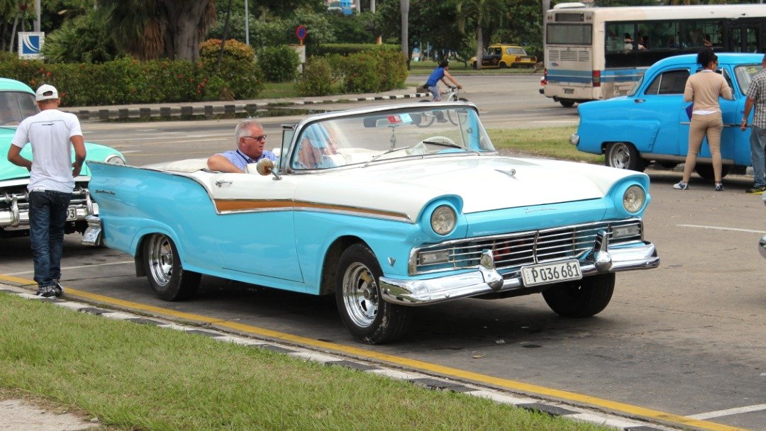 Some car spotting in #Cuba 13 years ago Drivesome was still called Findgrip then.