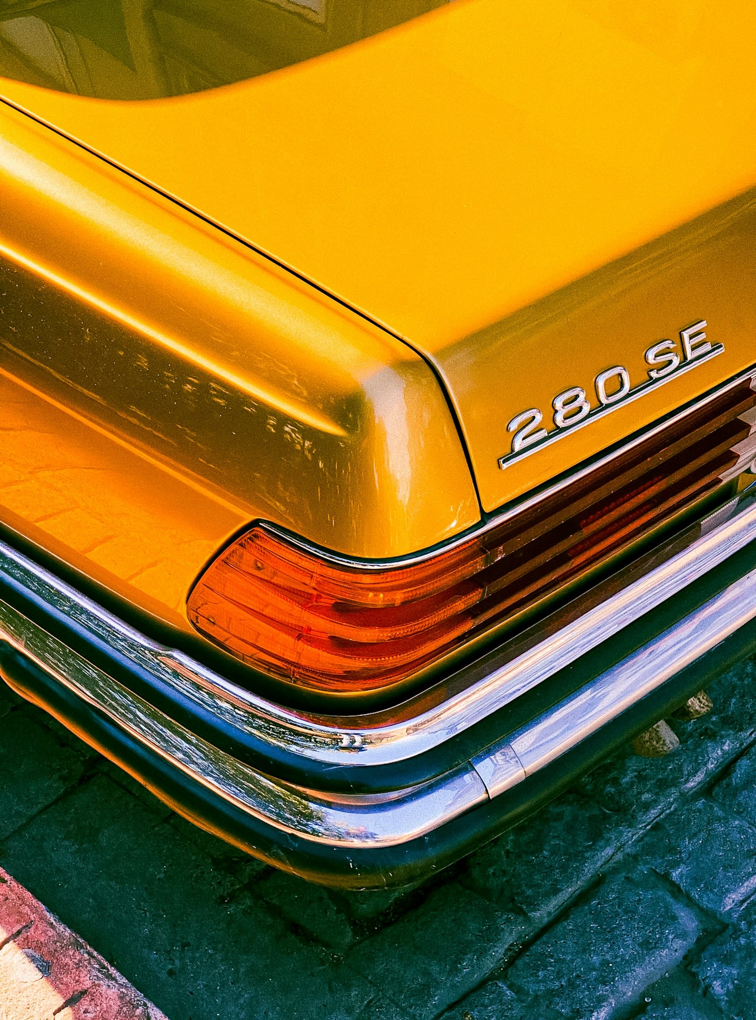 The Pioneer of Crumple Zones: The W116 chassis was the first Mercedes-Benz generation to be officially named the "S-Clas