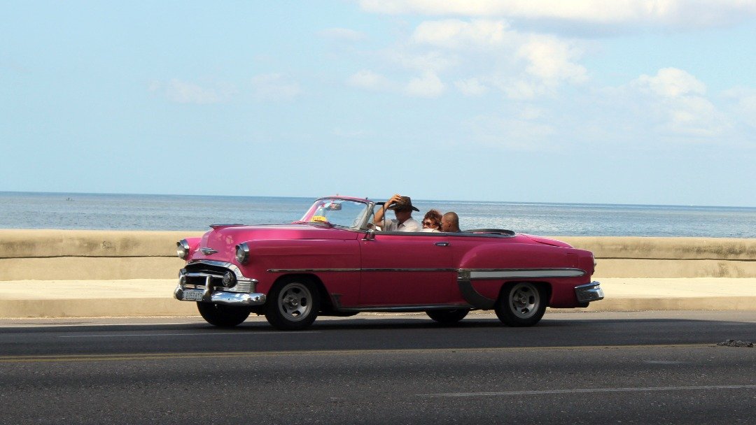 Some car spotting in #Cuba 13 years ago Drivesome was still called Findgrip then.