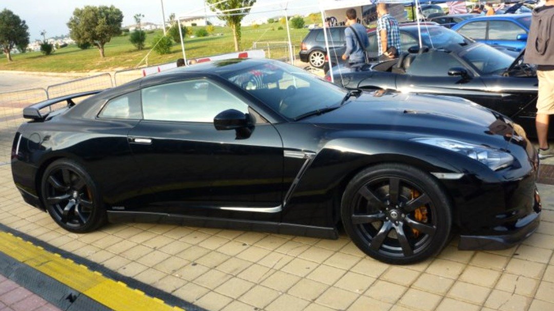 The dream right there. Black on Black R35 GTR the best car ever made.