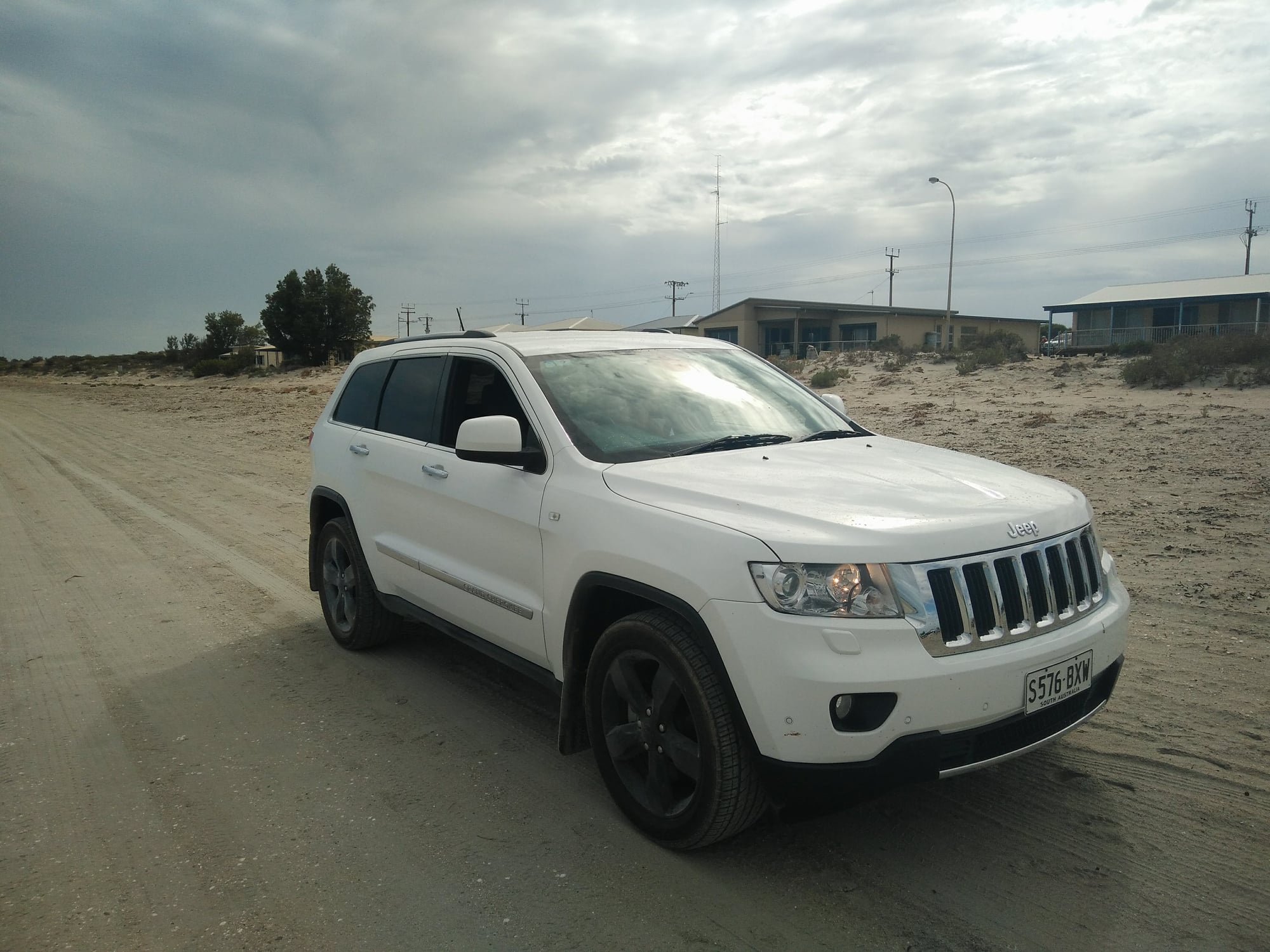 Jeep Grand Cherokee WK2 on the trail