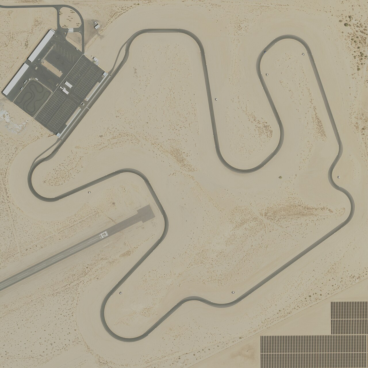 Chuckwalla Valley Raceway circuit layout