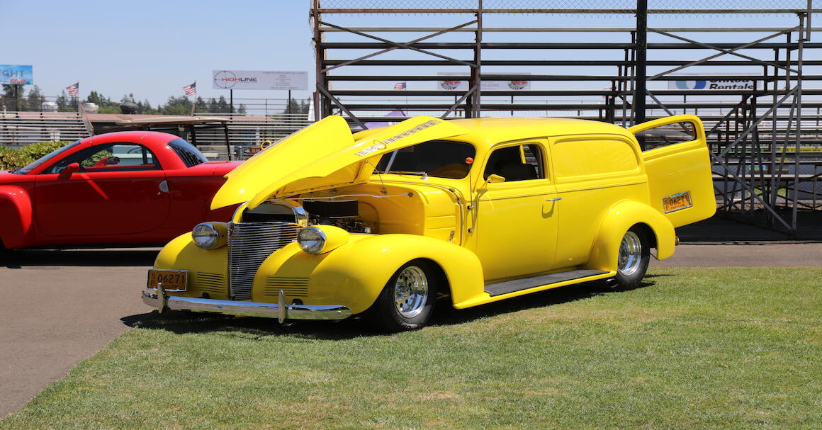Les Schwab Tires Thursday Street legal Cruise In