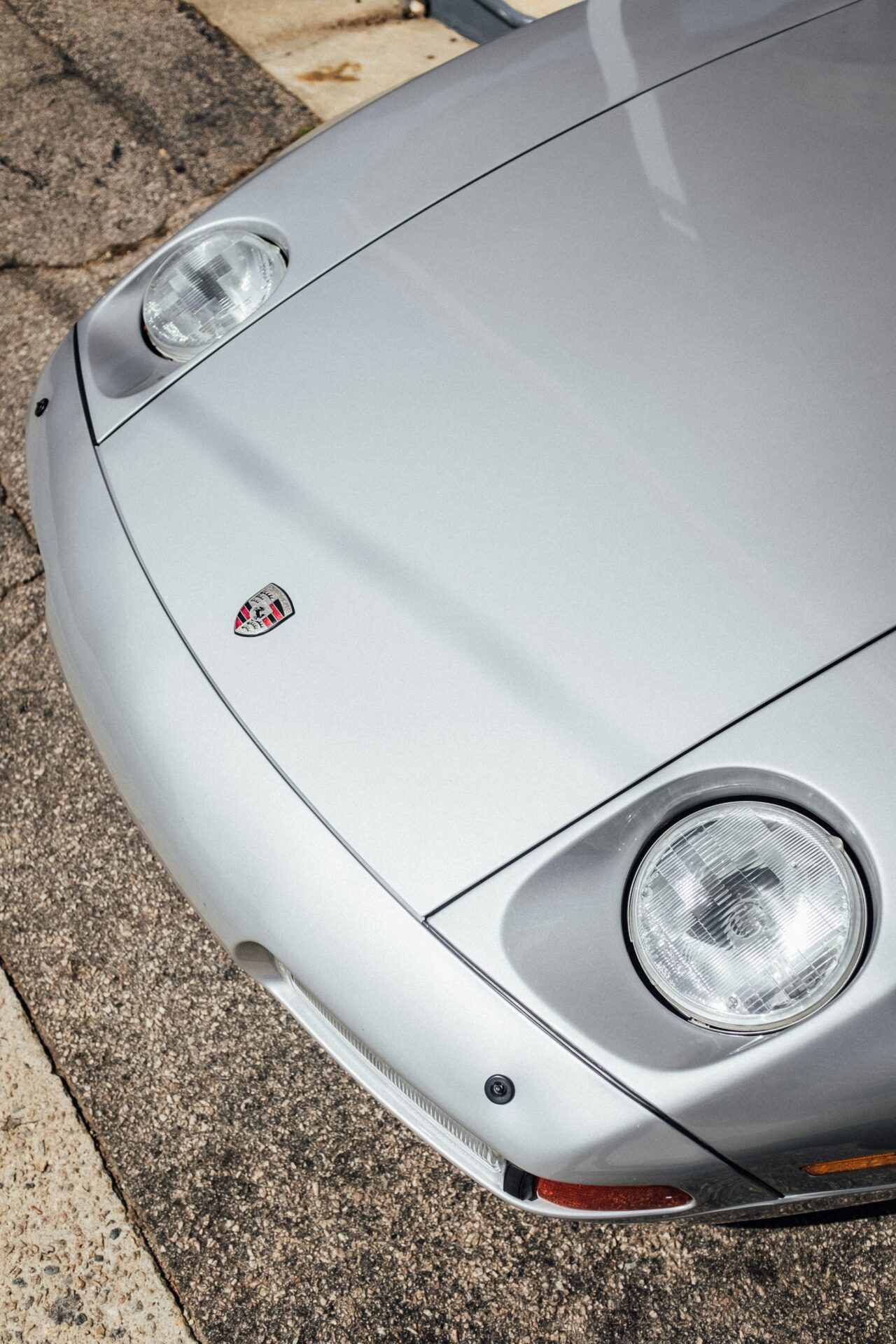The Porsche 928 do you like it or do you believe it is not a real