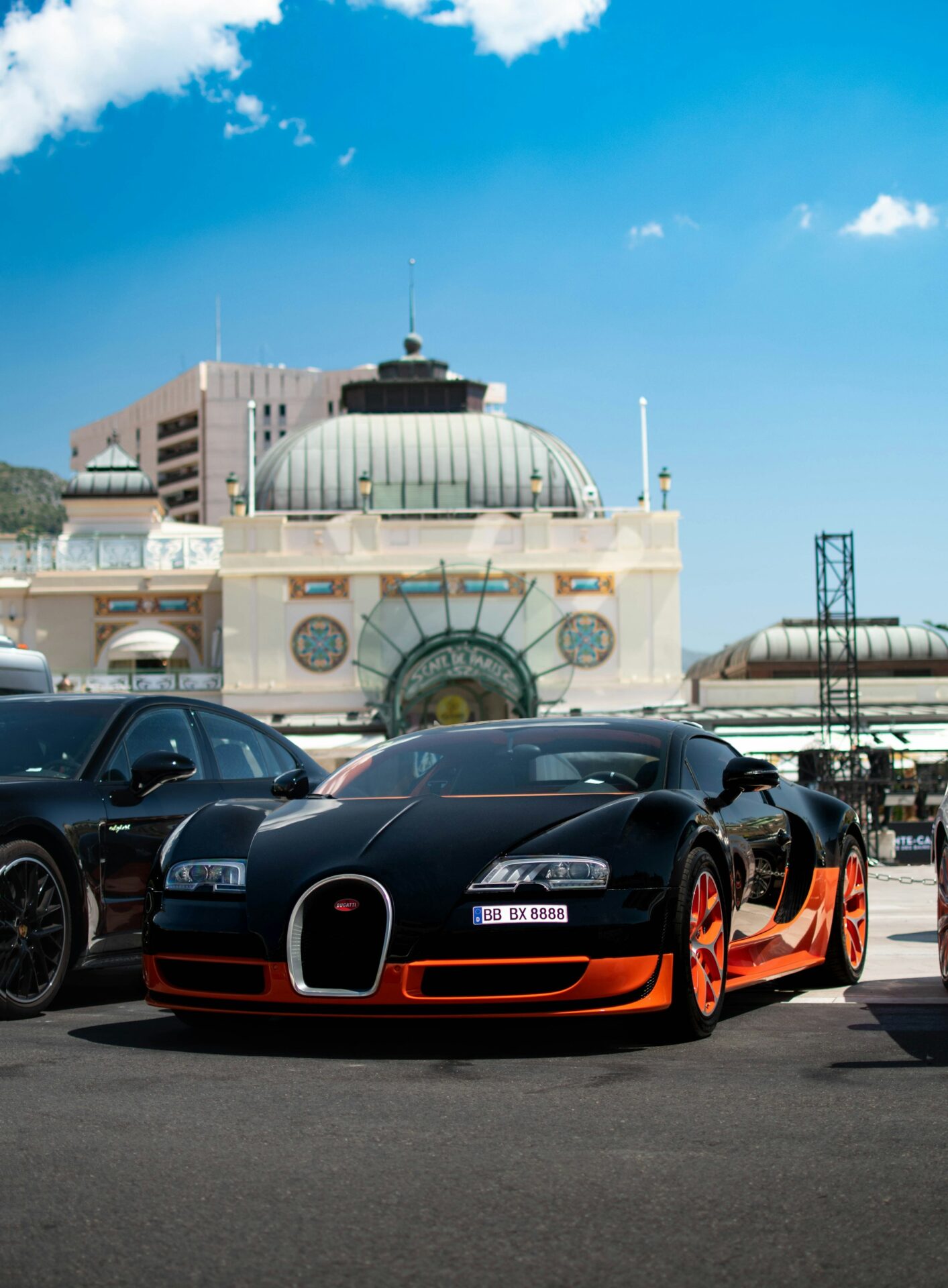 Still, think the front of the Veyron looks odd, don't you?