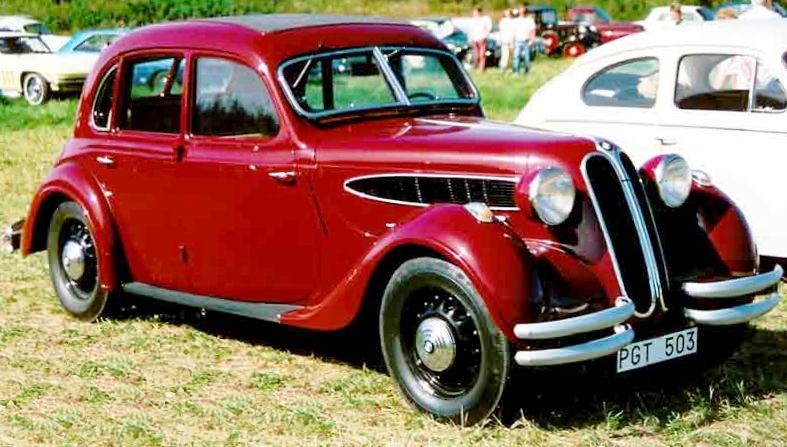 By BMW_326_Limousine_1938.jpg: Lars-Göran Lindgren Swedenderivative work: Charles01 (talk) - BMW_326_Limousine_1938.jpg,