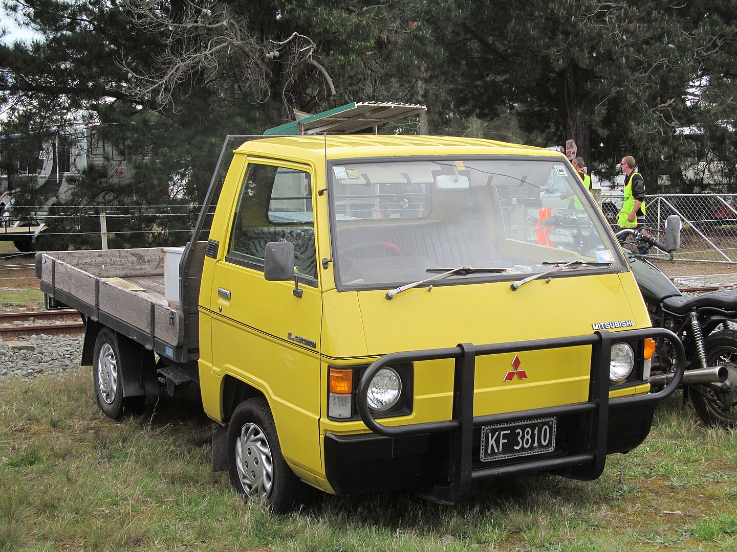 Mitsubishi L300 2nd Gen By Riley from Christchurch, New Zealand - 1981 Mitsubishi L300, CC BY 2.0, https://commons.wikim