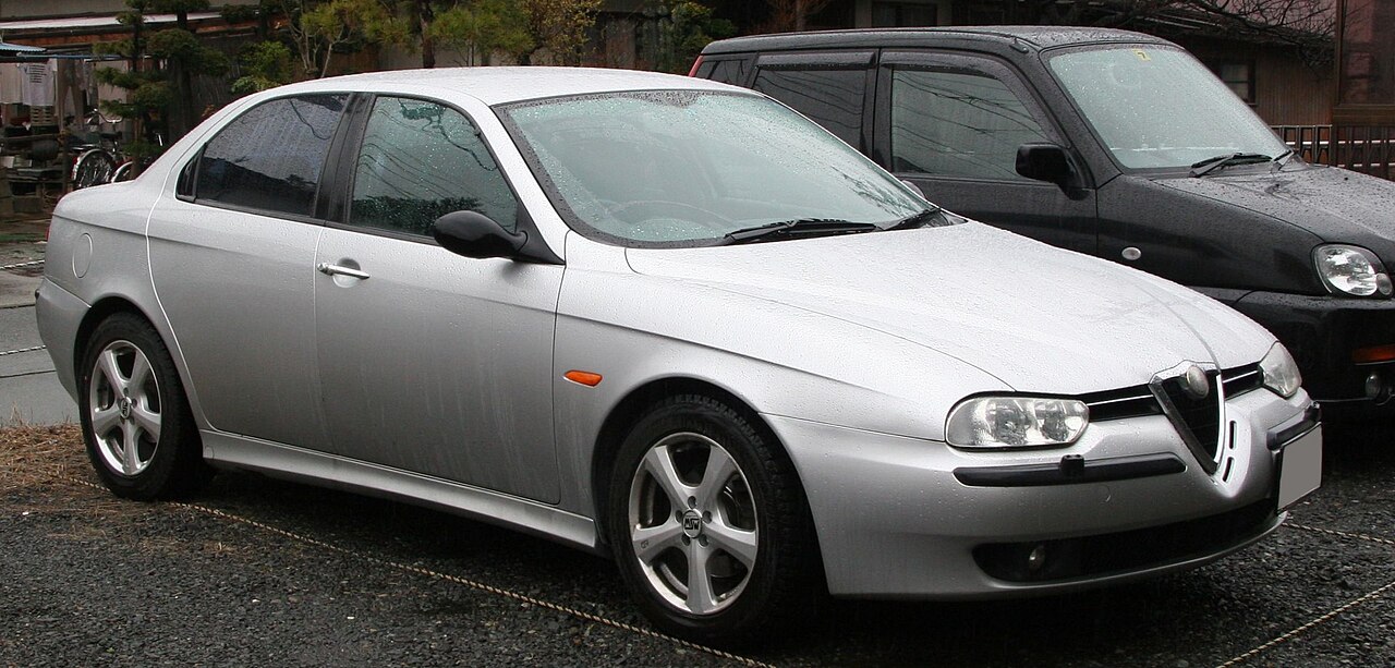 Alfa Romeo 156 

By TTTNIS - Own work, Public Domain, https://commons.wikimedia.org/w/index.php?curid=9825734