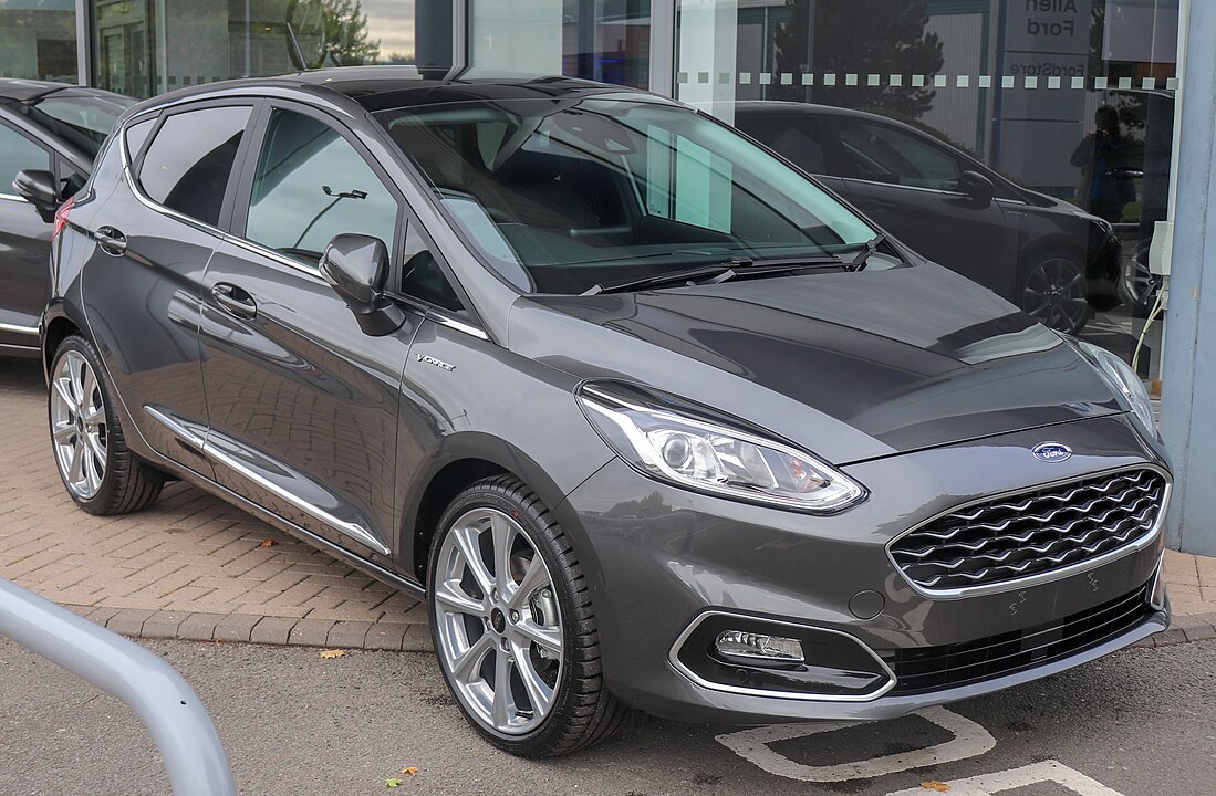 It was the first car in its class to offer Ford's innovative SYNC infotainment system, bringing advanced connectivity to