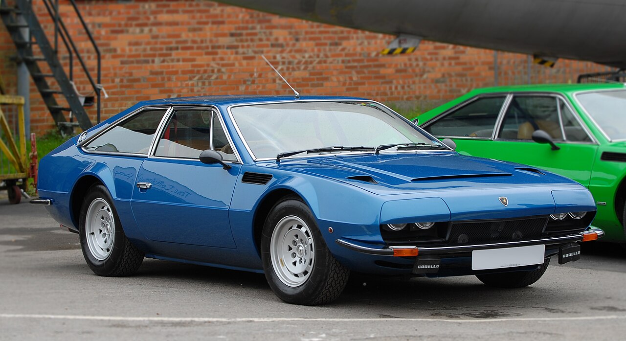 By Tony Harrison from Farnborough, UKAltered by Cloverleaf II - AutoItalia Brooklands May 2012 THP_7959, CC BY-SA 2.0, h