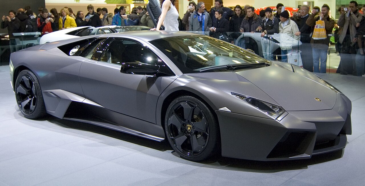 By Francesco Gasparetti from Senigallia, Italy - MotorShow 2007: Lamborghini, CC BY 2.0, https://commons.wikimedia.org/w