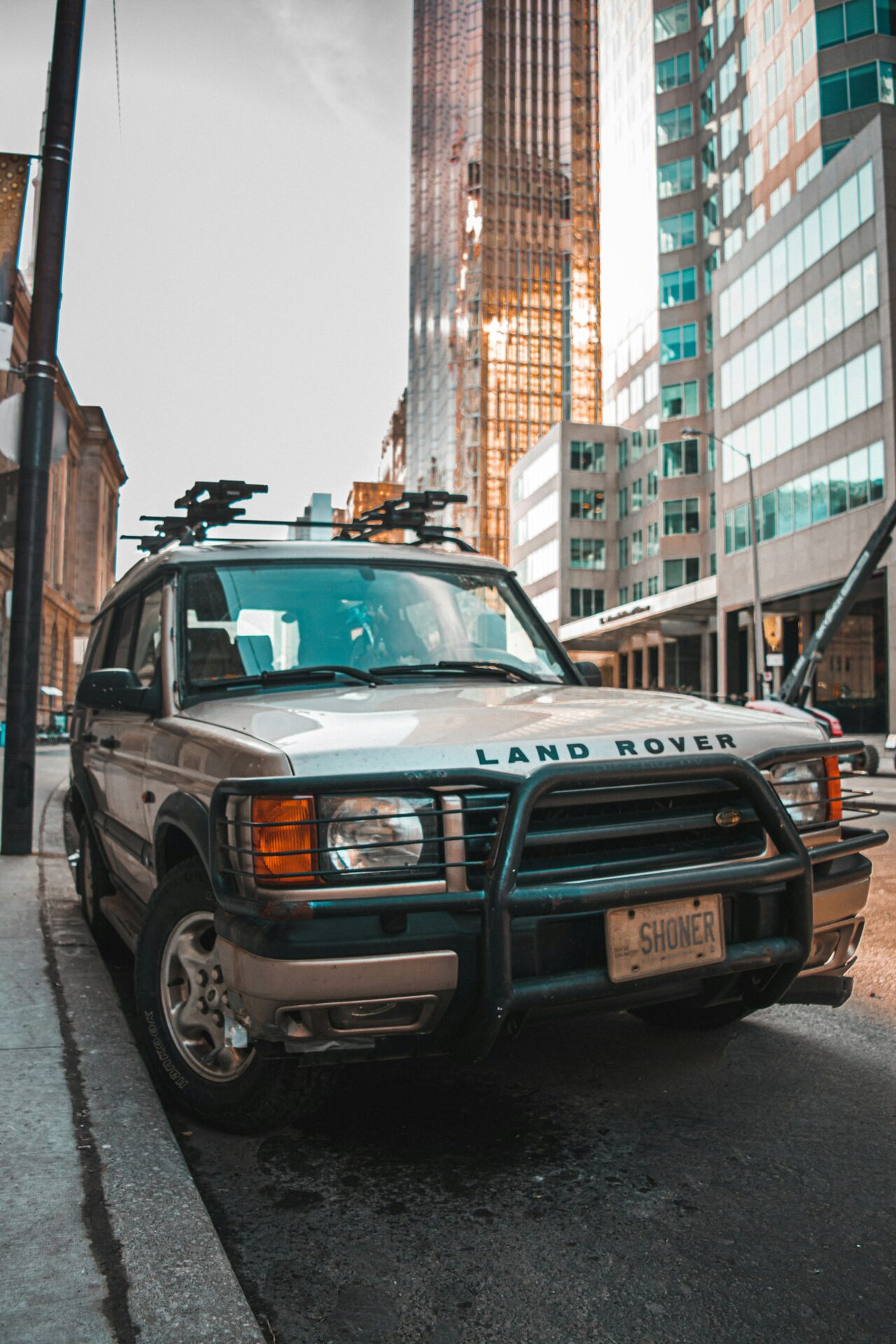 Despite its similar appearance to the Series I, Land Rover extensively marketed the Series II as having 720 distinct cha