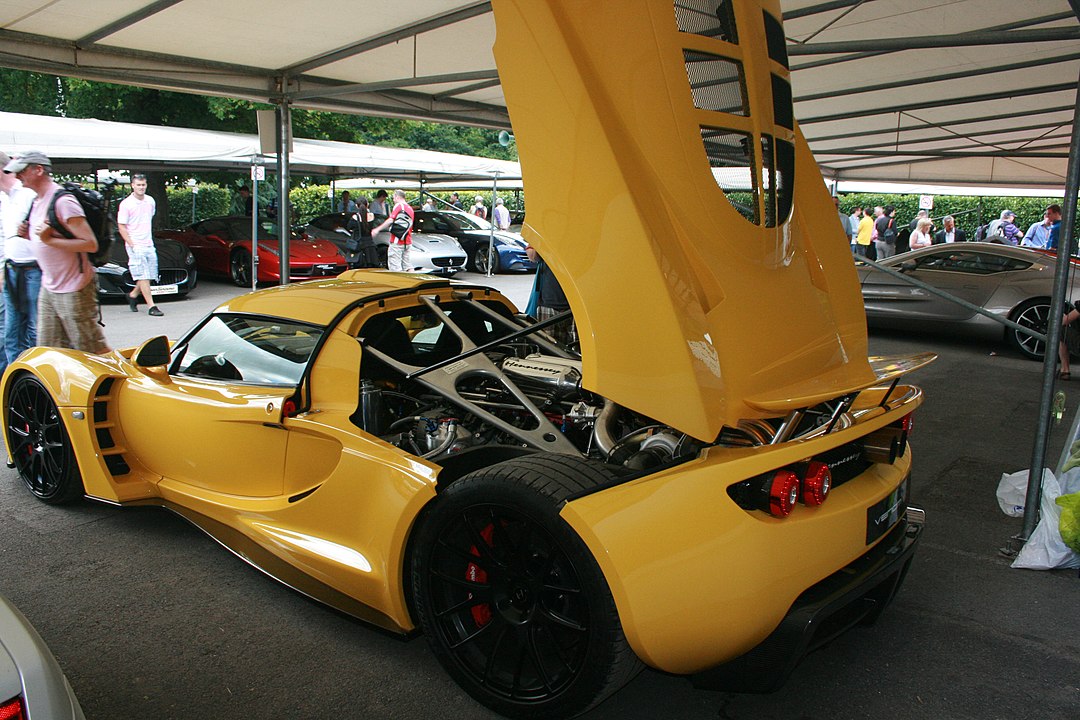 Drivers could adjust the engine's power output with three settings (800 hp, 1,000 hp, and 1,244 hp), offering a range of